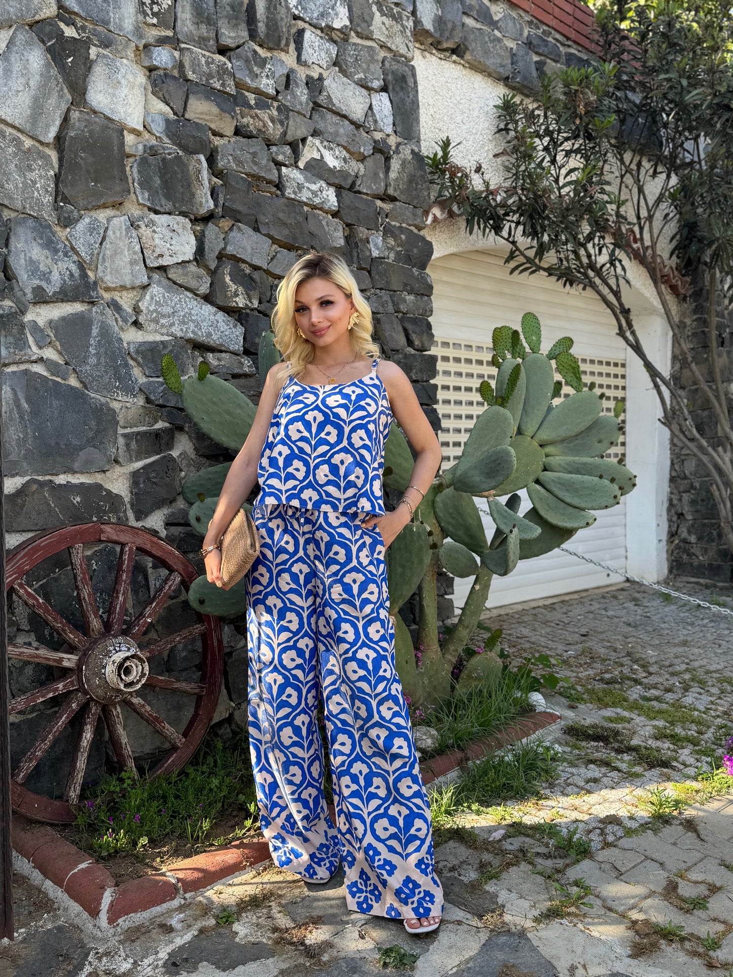 Mavi Jakarlı Askılı Bluz Pantolon Takım