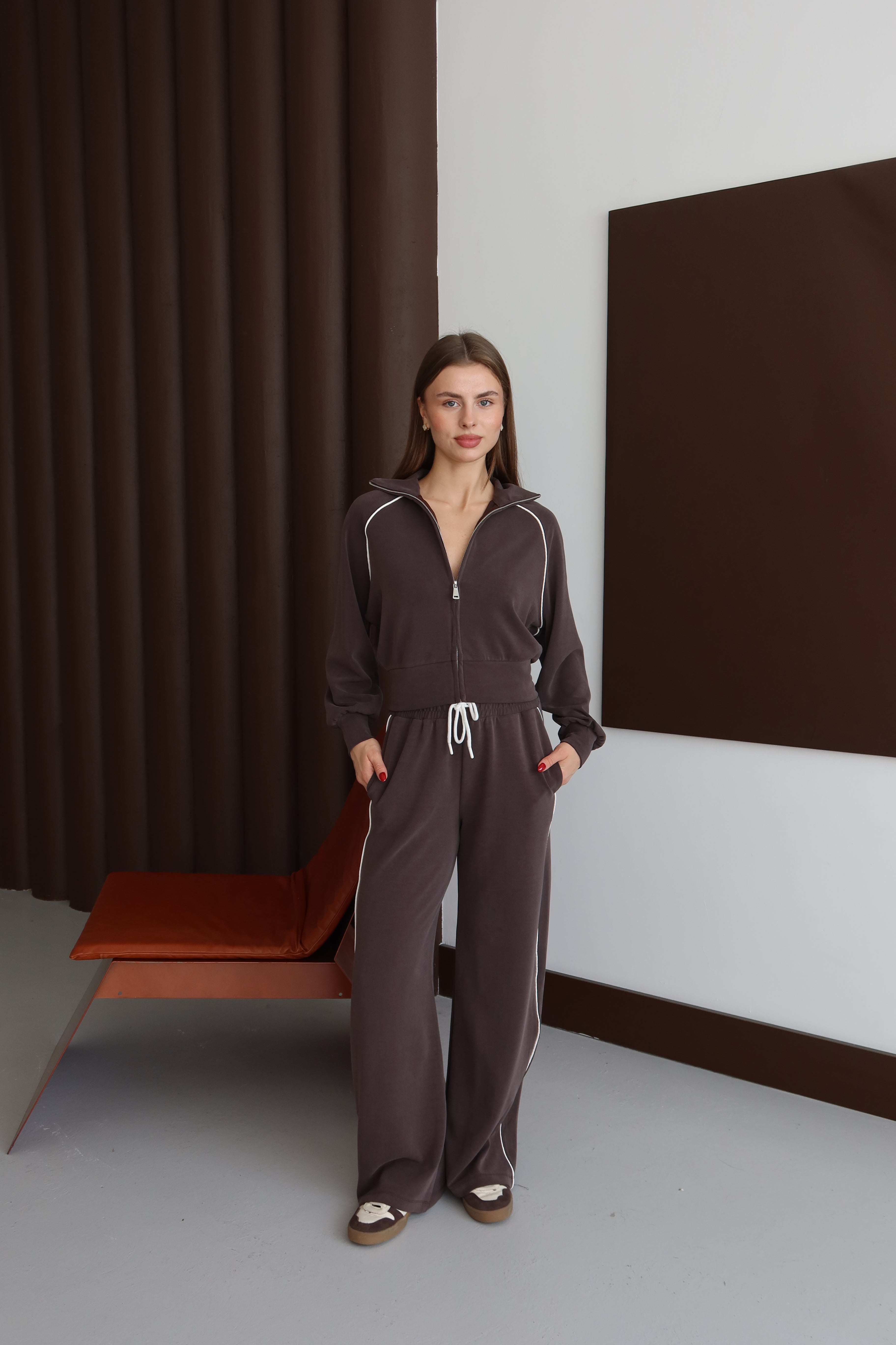 Kahverengi Biye Detaylı Beli Lastikli Eşofman Takım