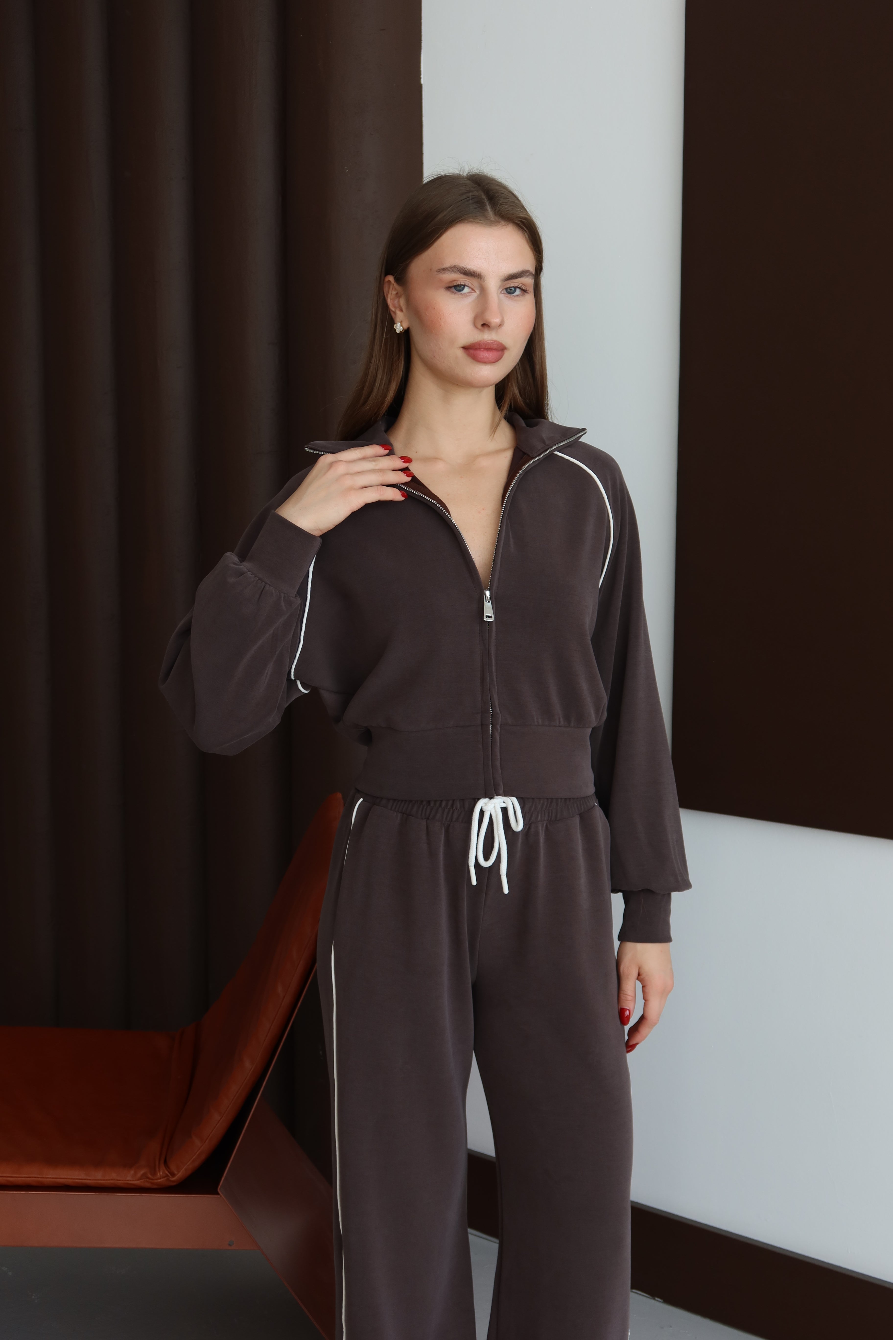 Kahverengi Biye Detaylı Beli Lastikli Eşofman Takım