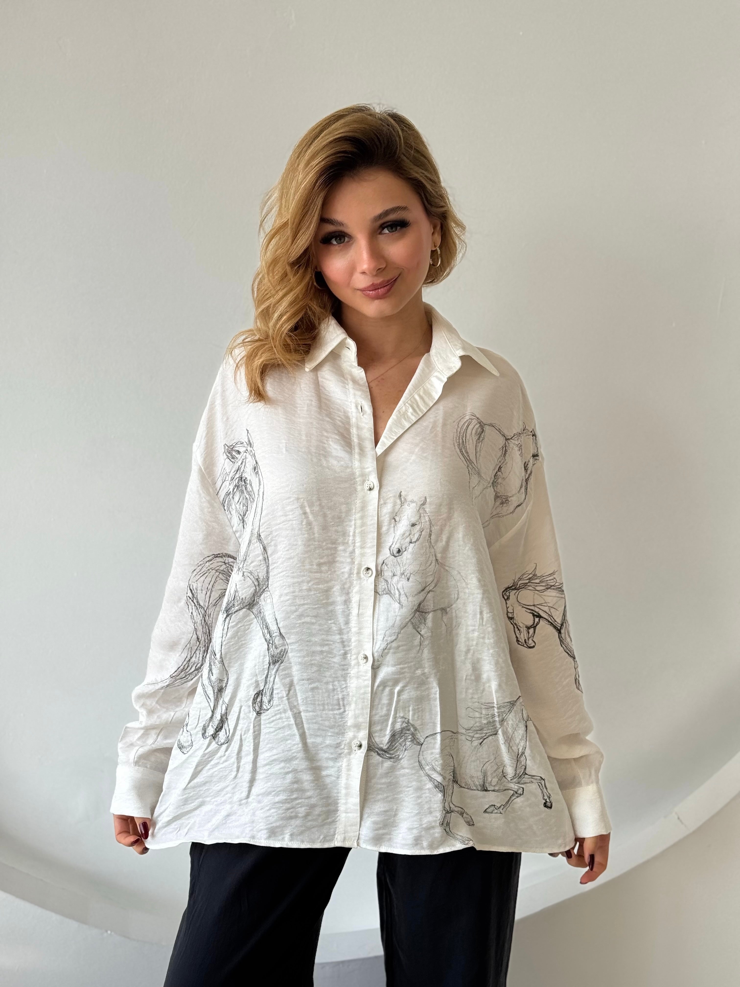 Ekru-Siyah At Desenli Düğmeli Gömlek