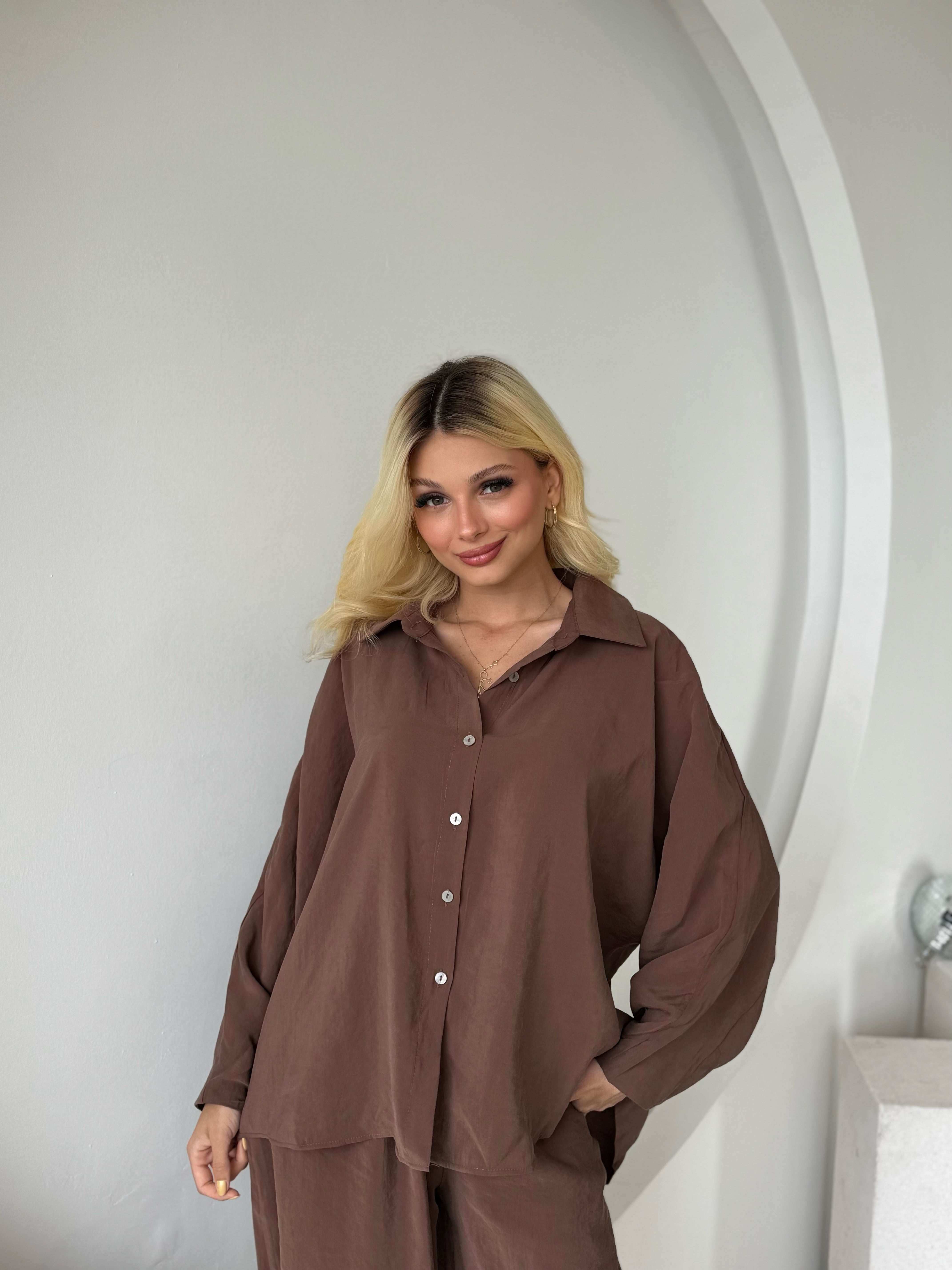 Kahverengi Gömlek Pantolon Tensel Takım