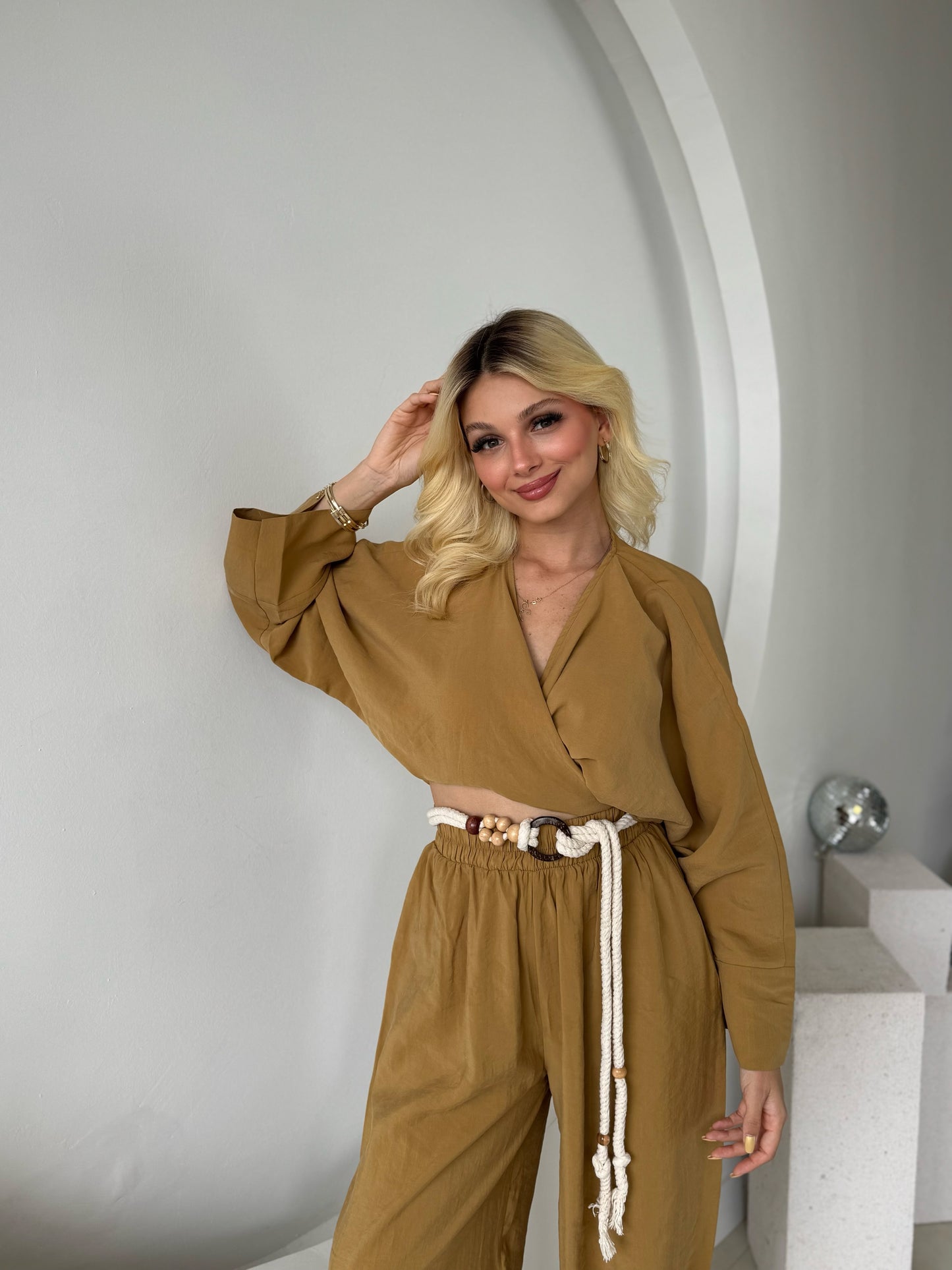 Kemerli Taba Crop Pantolon Takım