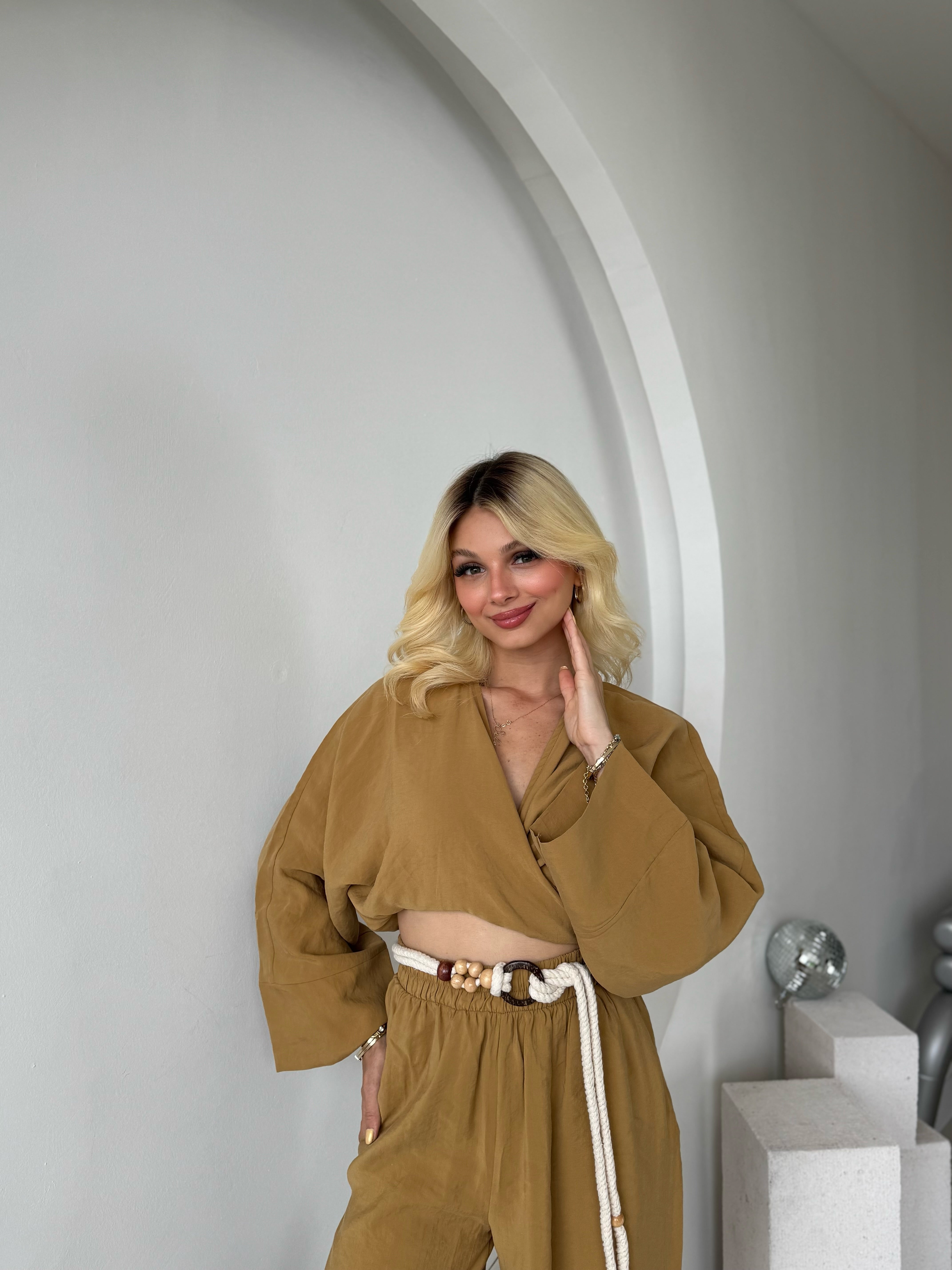 Kemerli Taba Crop Pantolon Takım