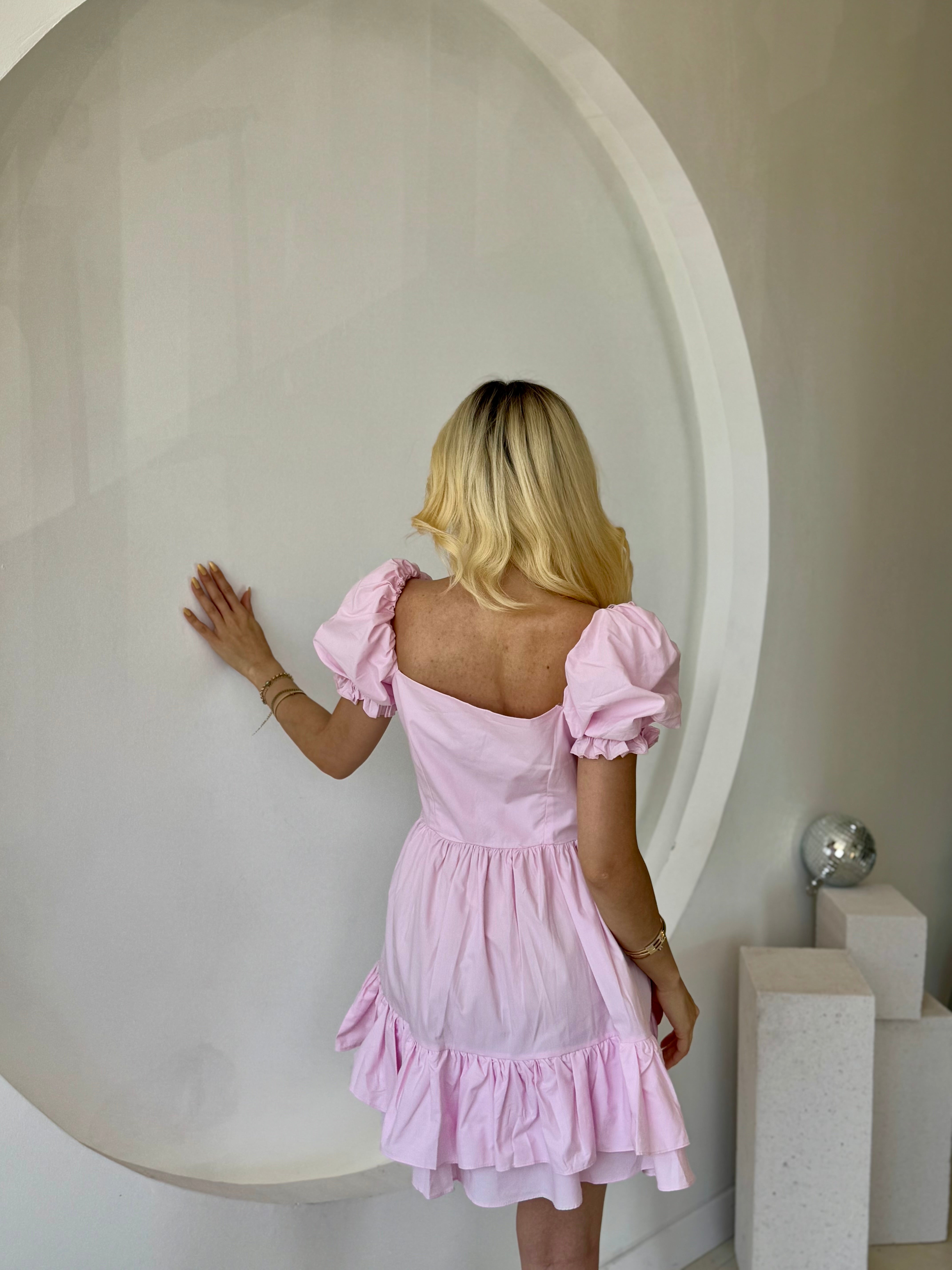 Pembe Kabarık Kol Ve Düğme Detaylı Elbise