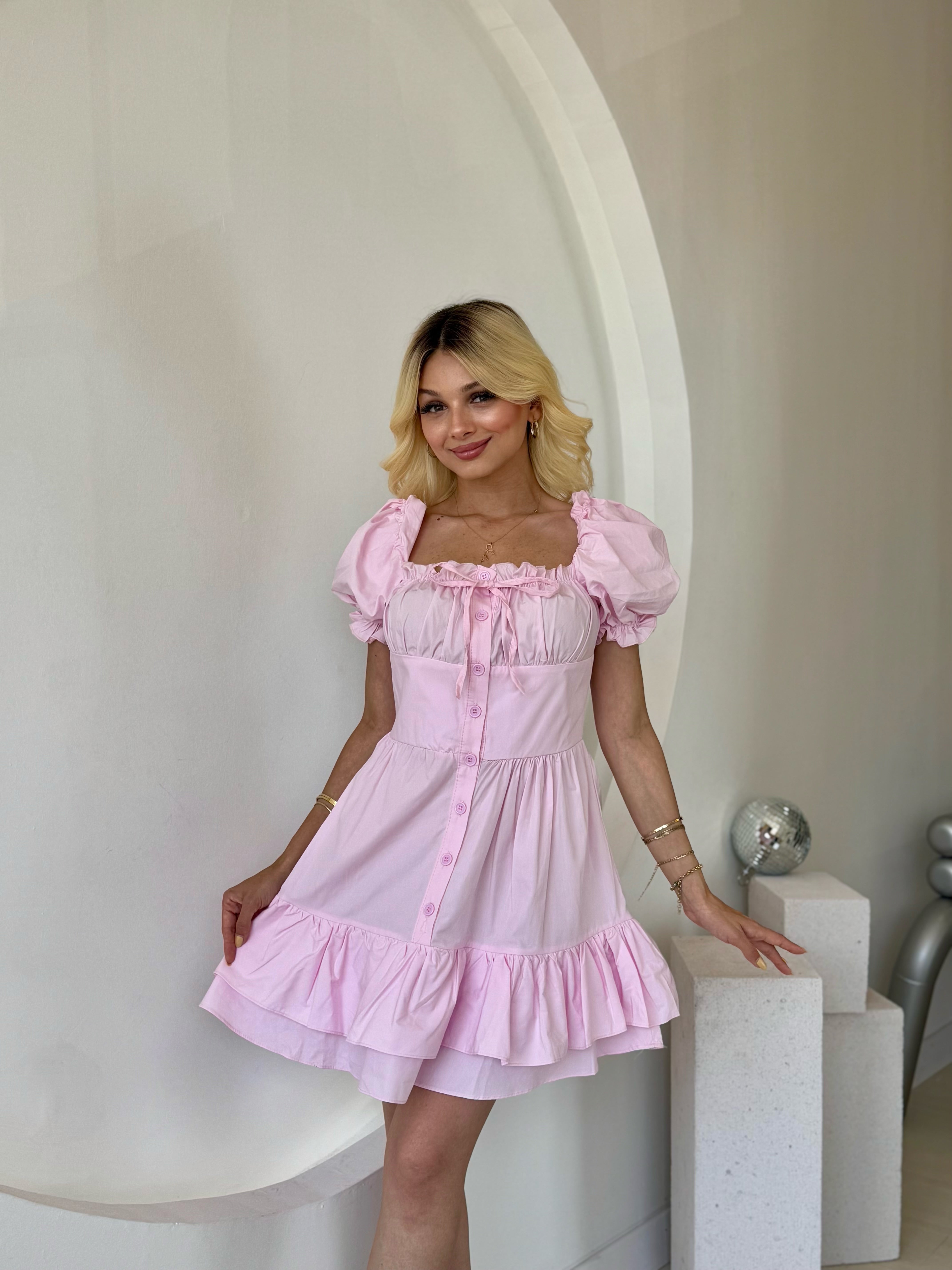 Pembe Kabarık Kol Ve Düğme Detaylı Elbise