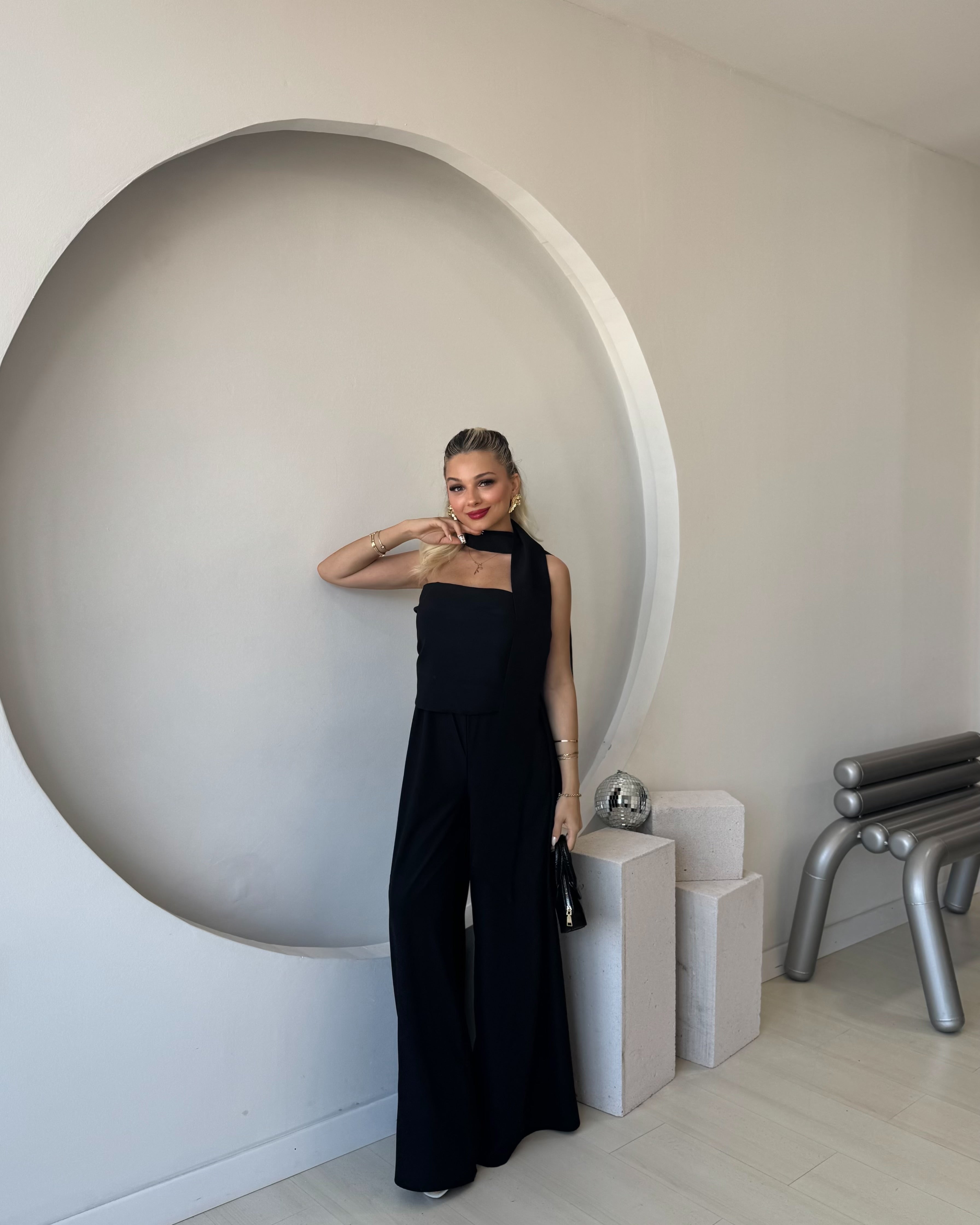 Siyah Straplez Bluz Geniş Paça Pantolon Takım