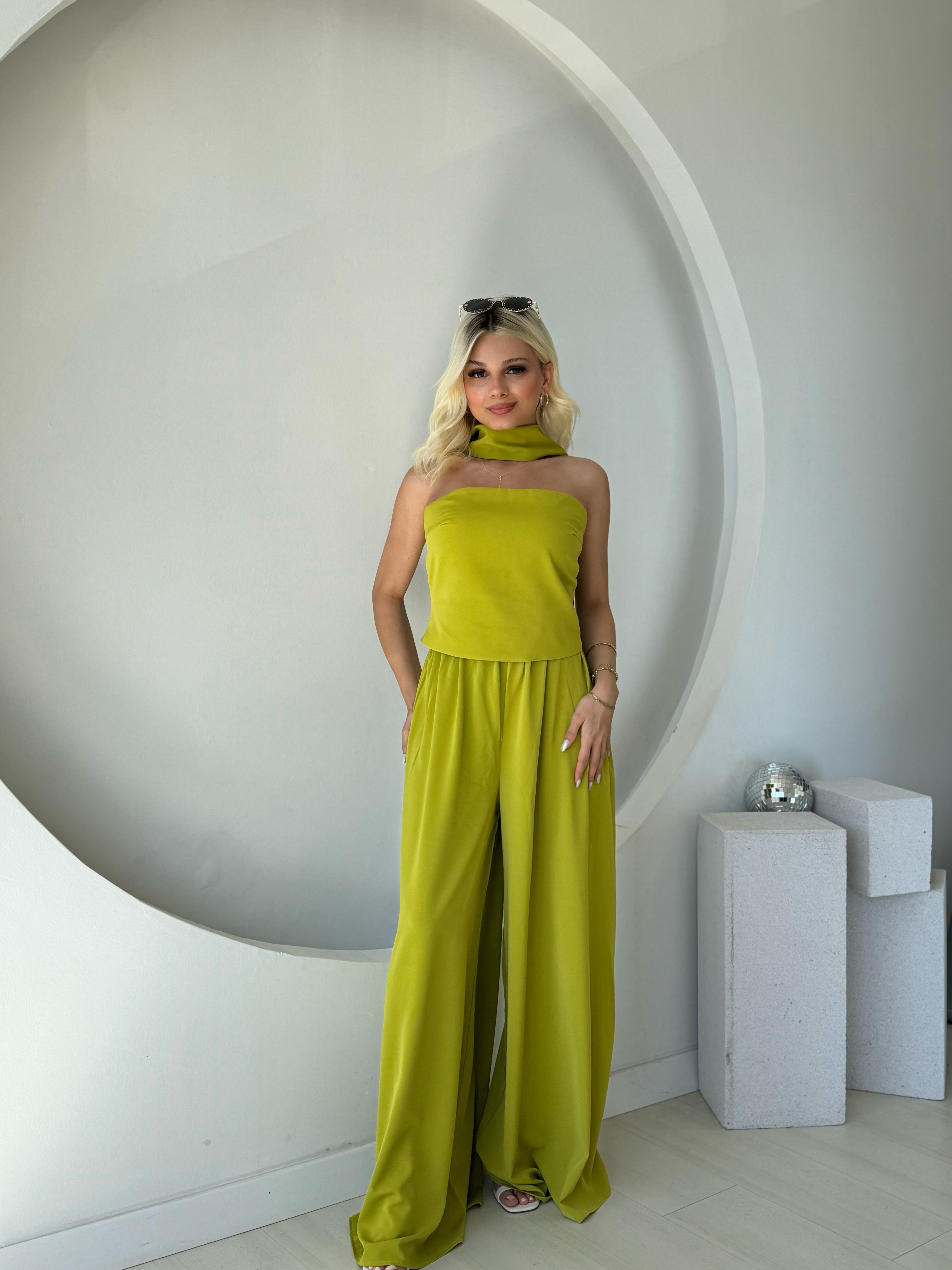 Straplez Bluz Geniş Paça Pantolon Takım