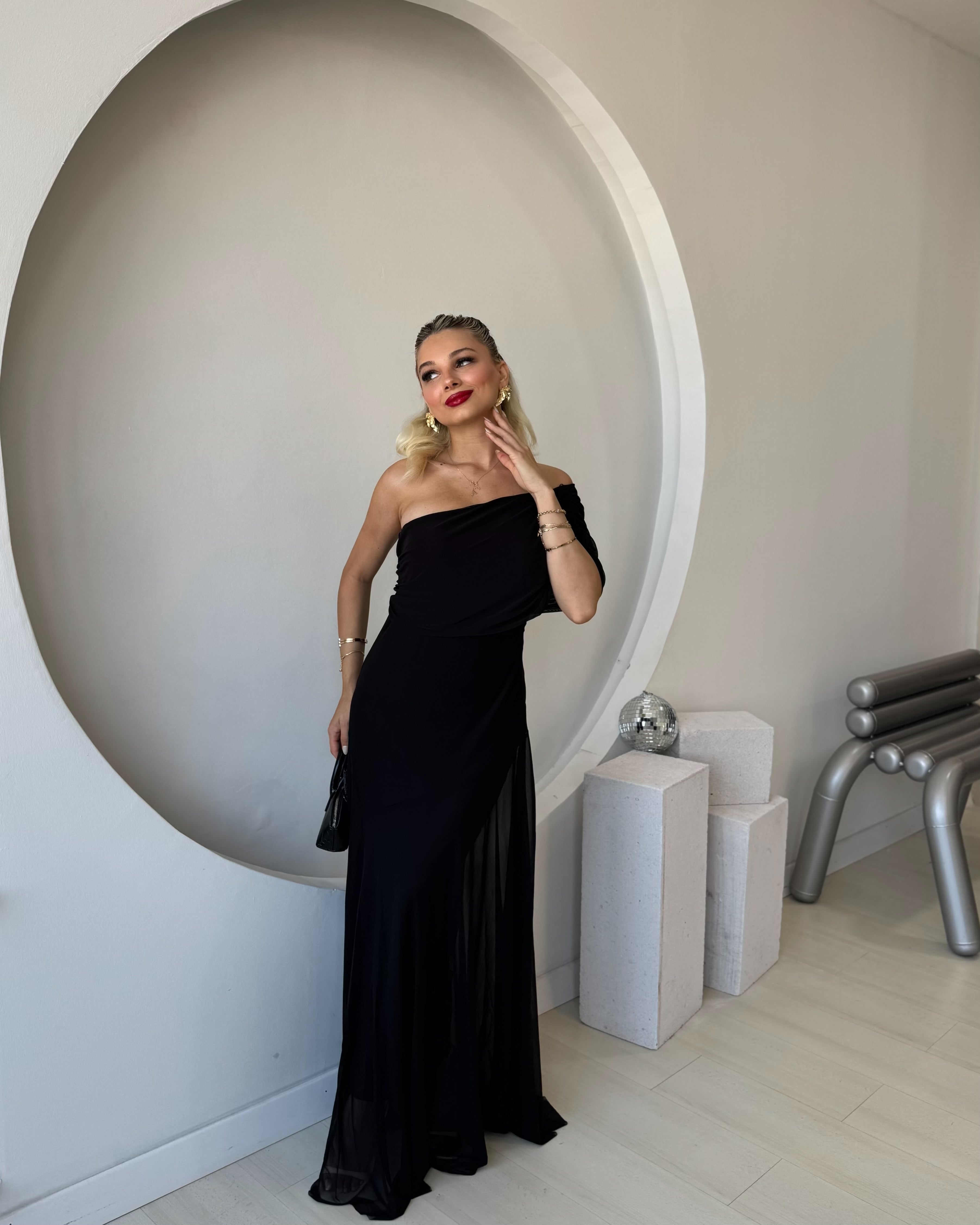 Siyah Tek Omuz Astarlı Tül Elbise