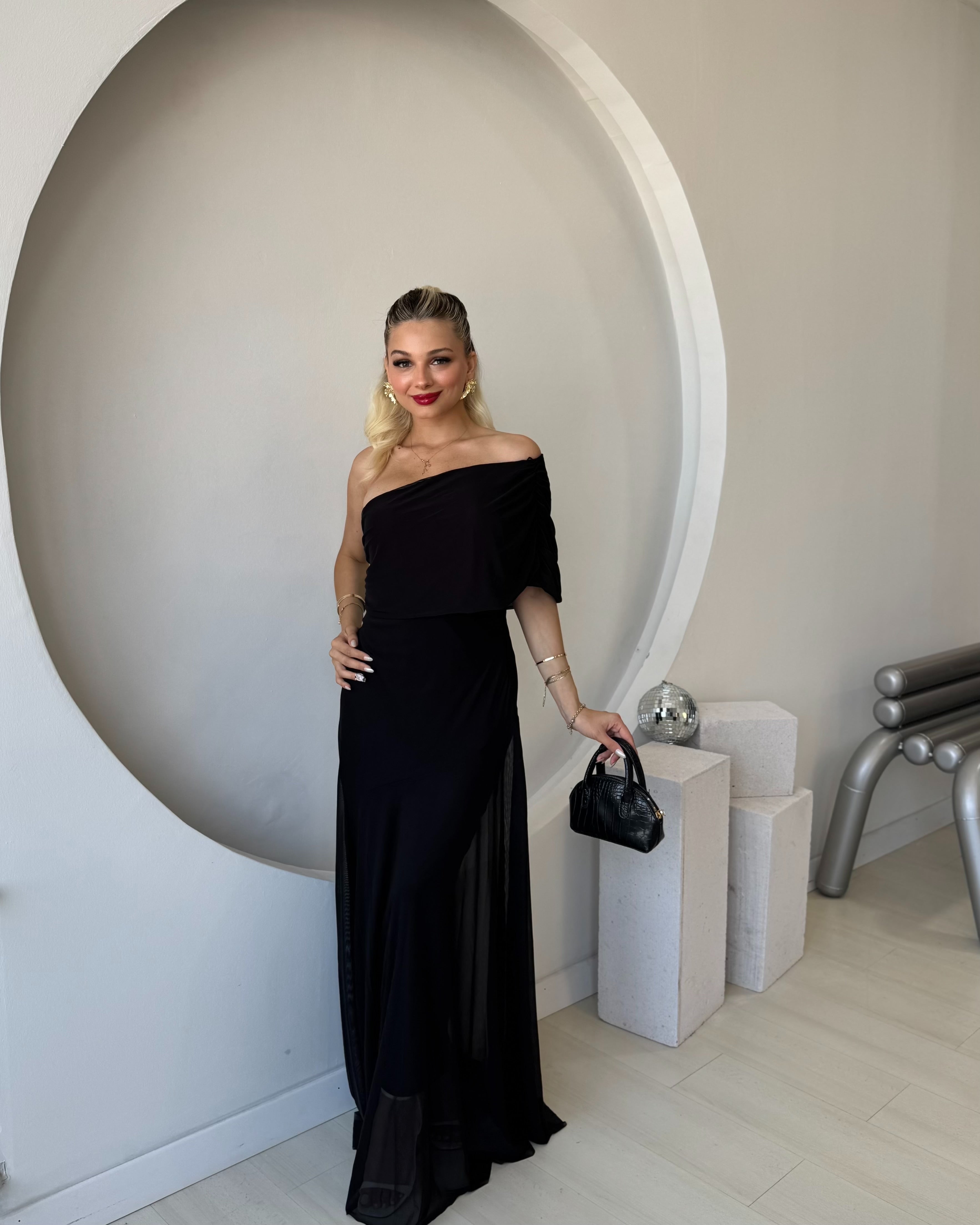 Siyah Tek Omuz Astarlı Tül Elbise