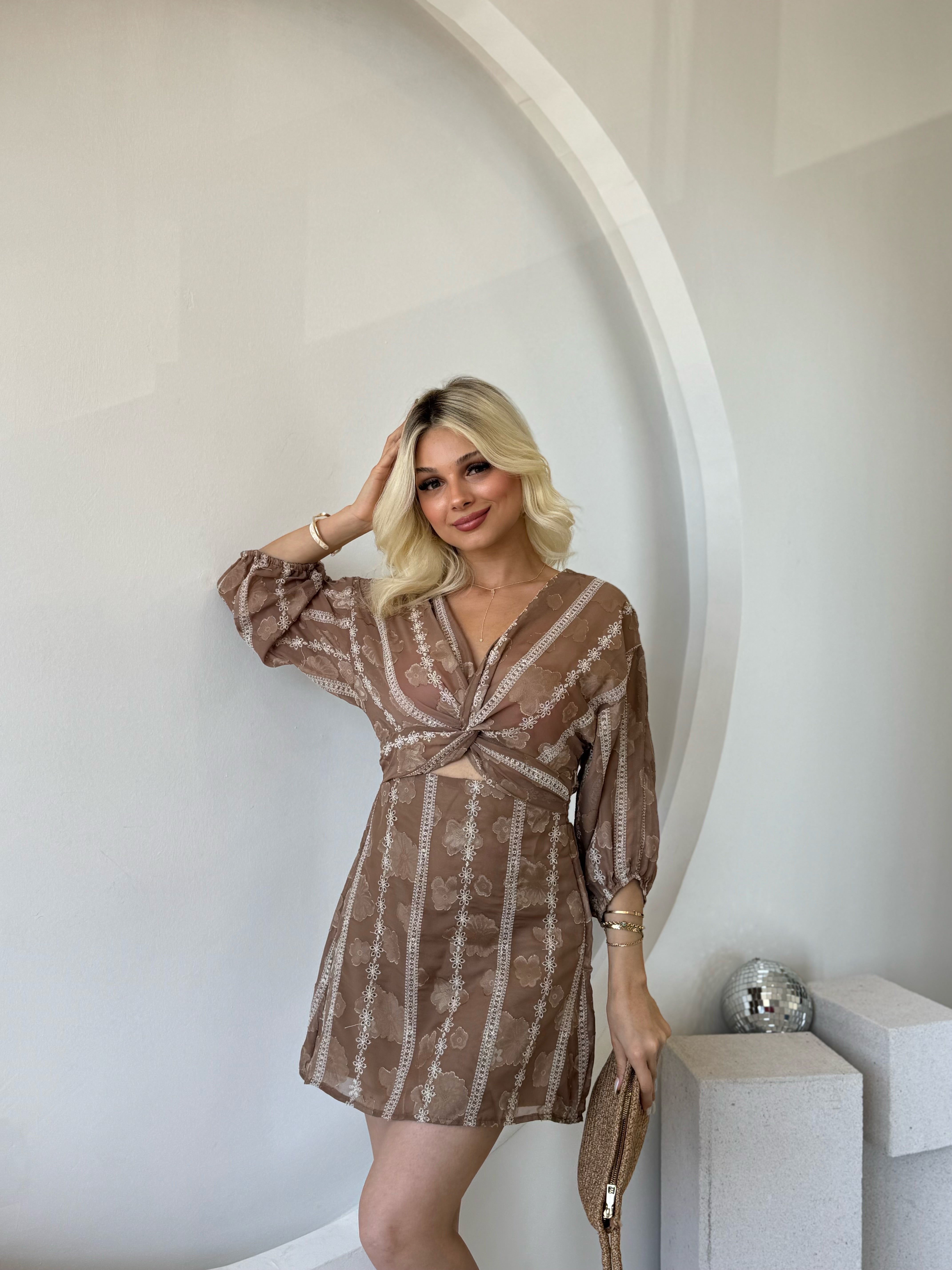 Kahve Rengi İşlemeli Elbise