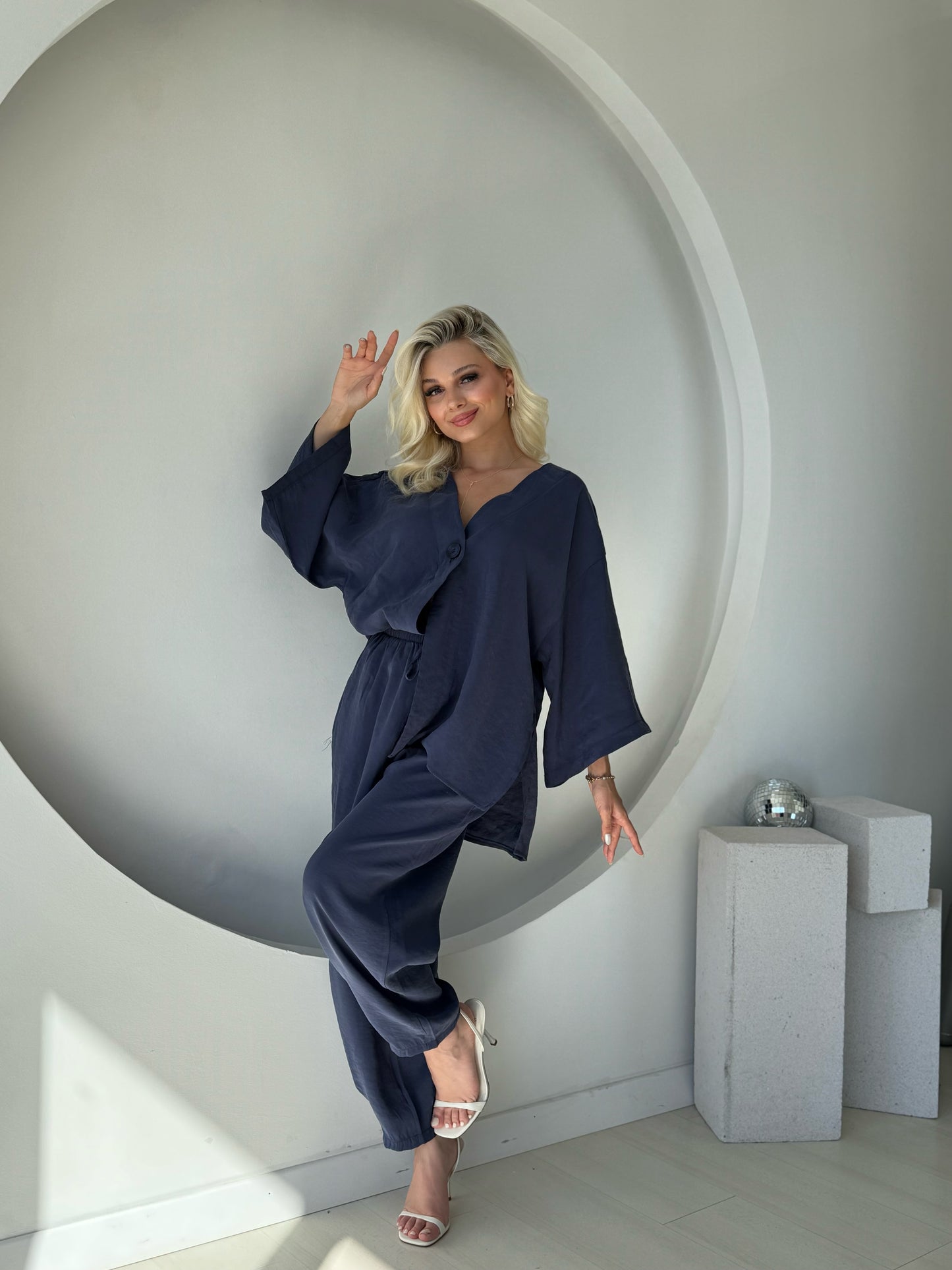 Lacivert Tek Düğmeli Bluz Pantolon Takım