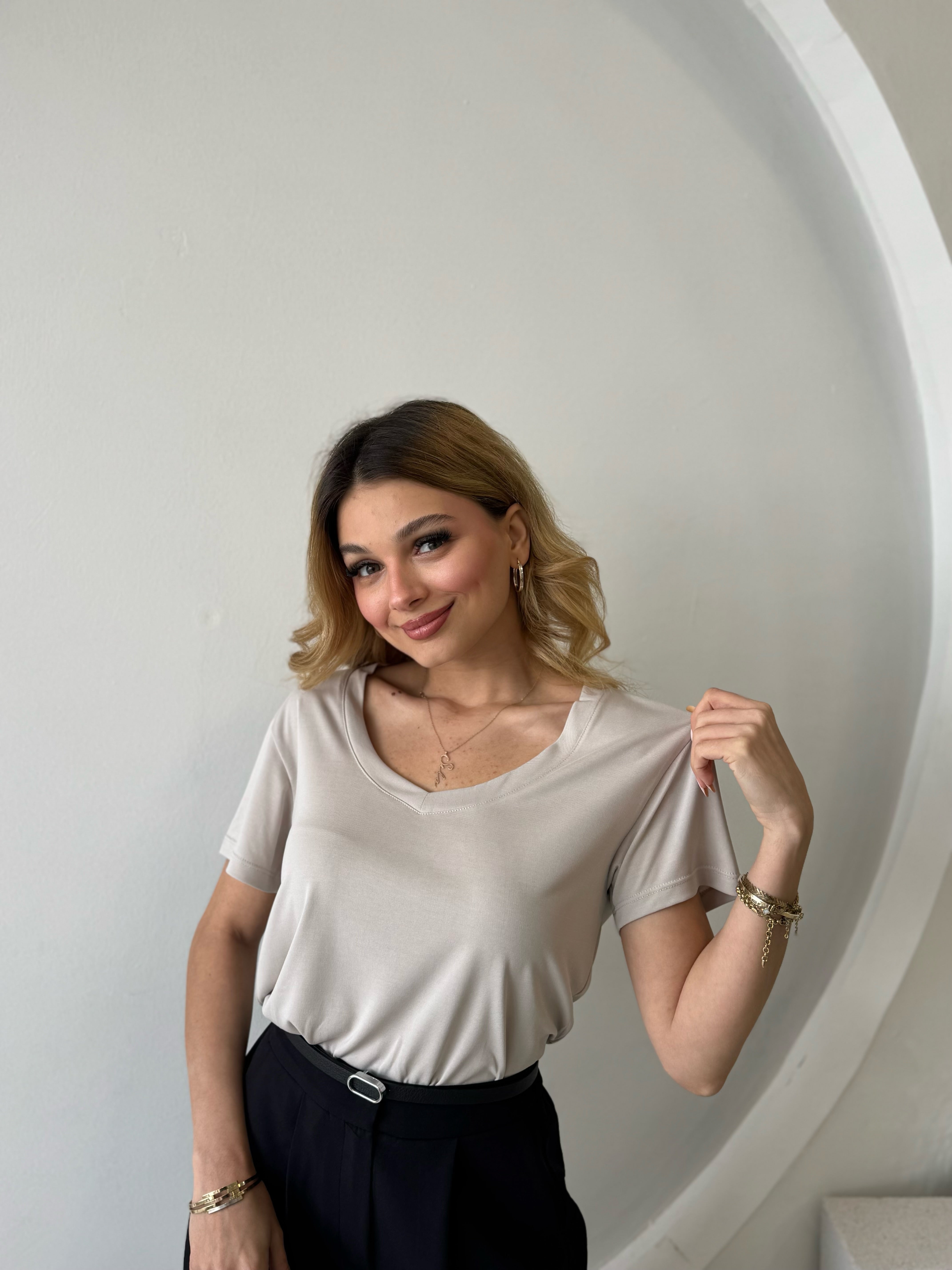 Modal Ekru Açık Yaka Tshirt