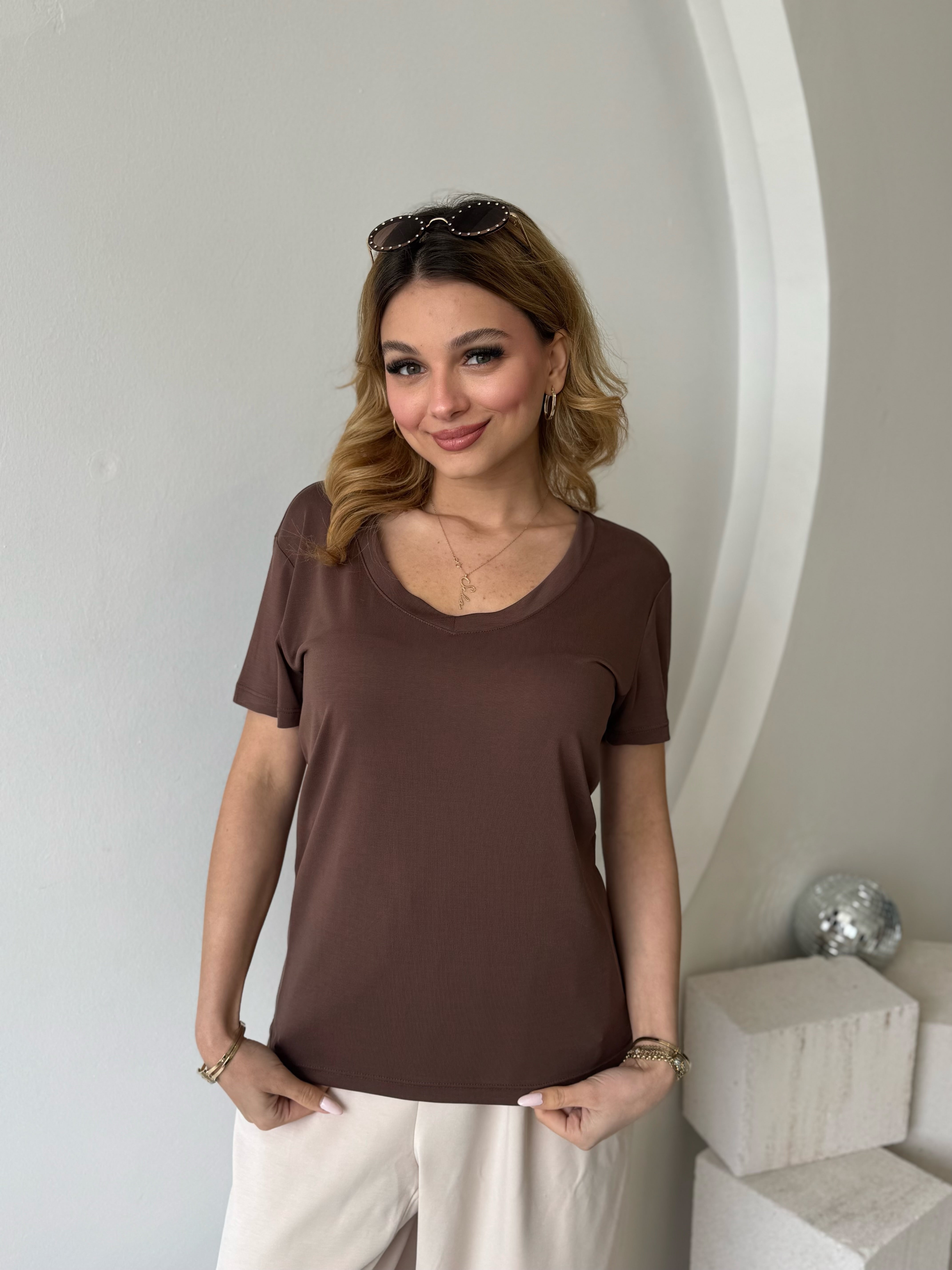 Modal Kahverengi Açık Yaka Tshirt