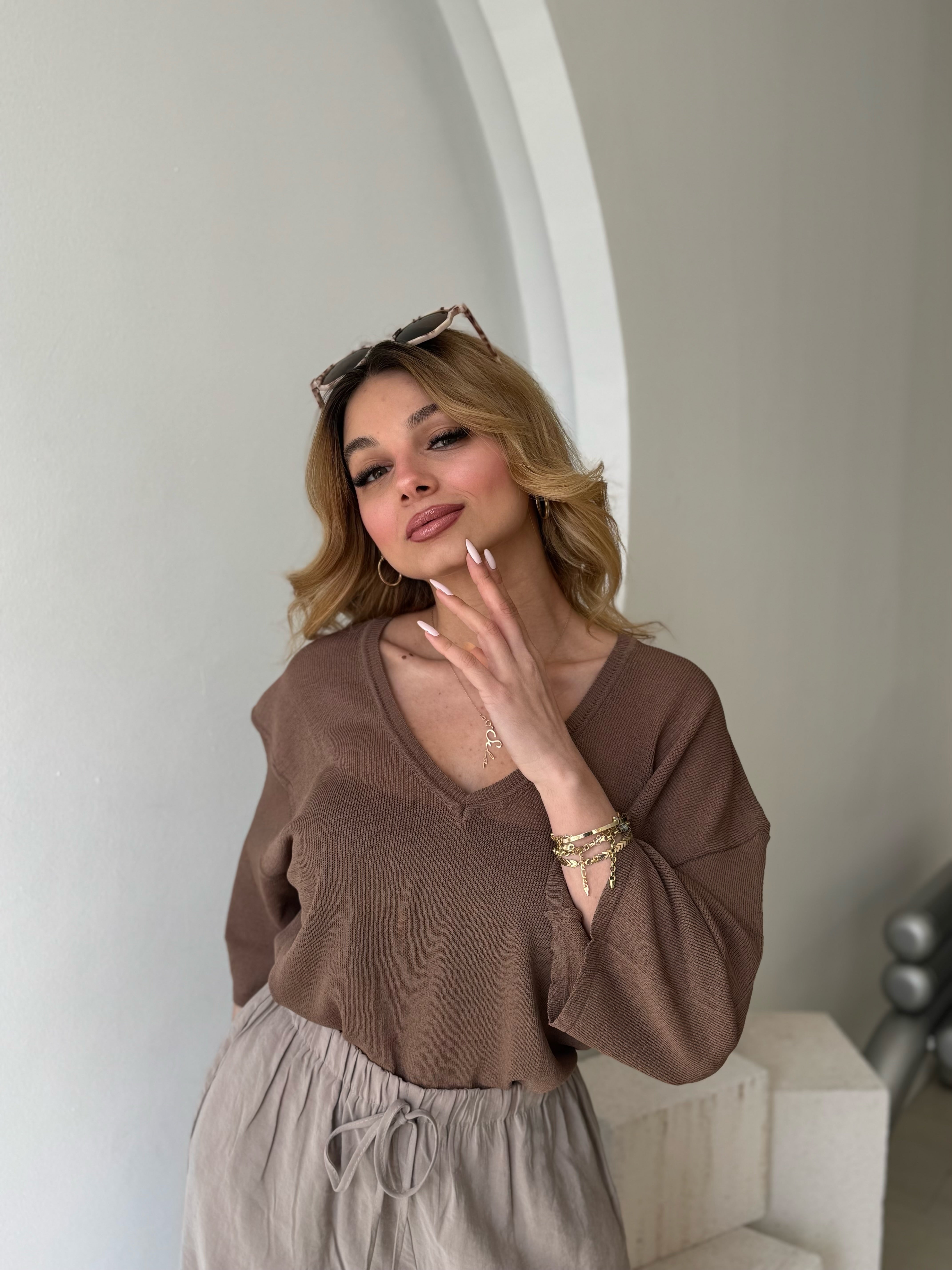 Kahverengi Açık Yaka Transparan Bluz