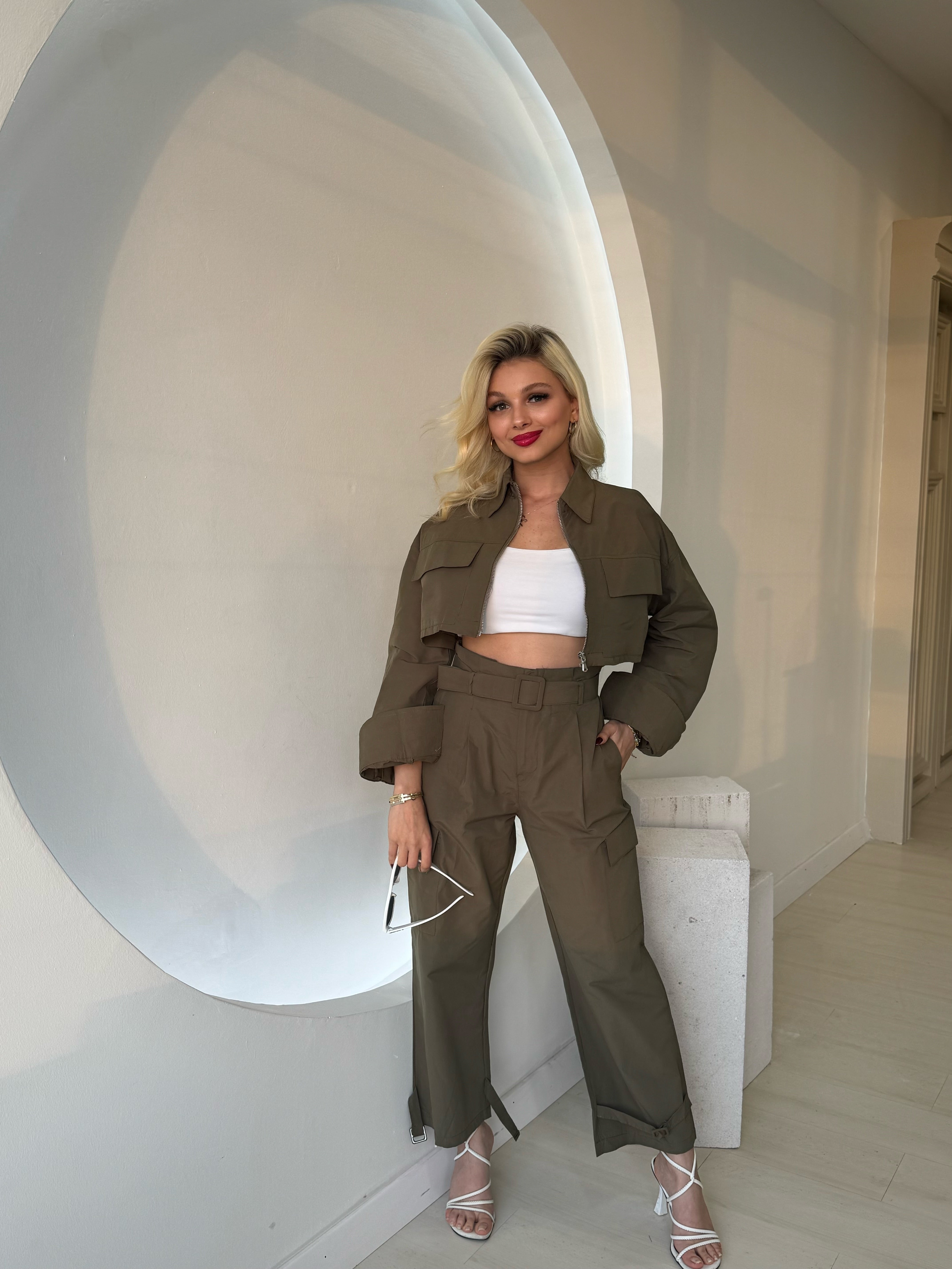 Haki Kemer Ve Paça Detaylı Takım