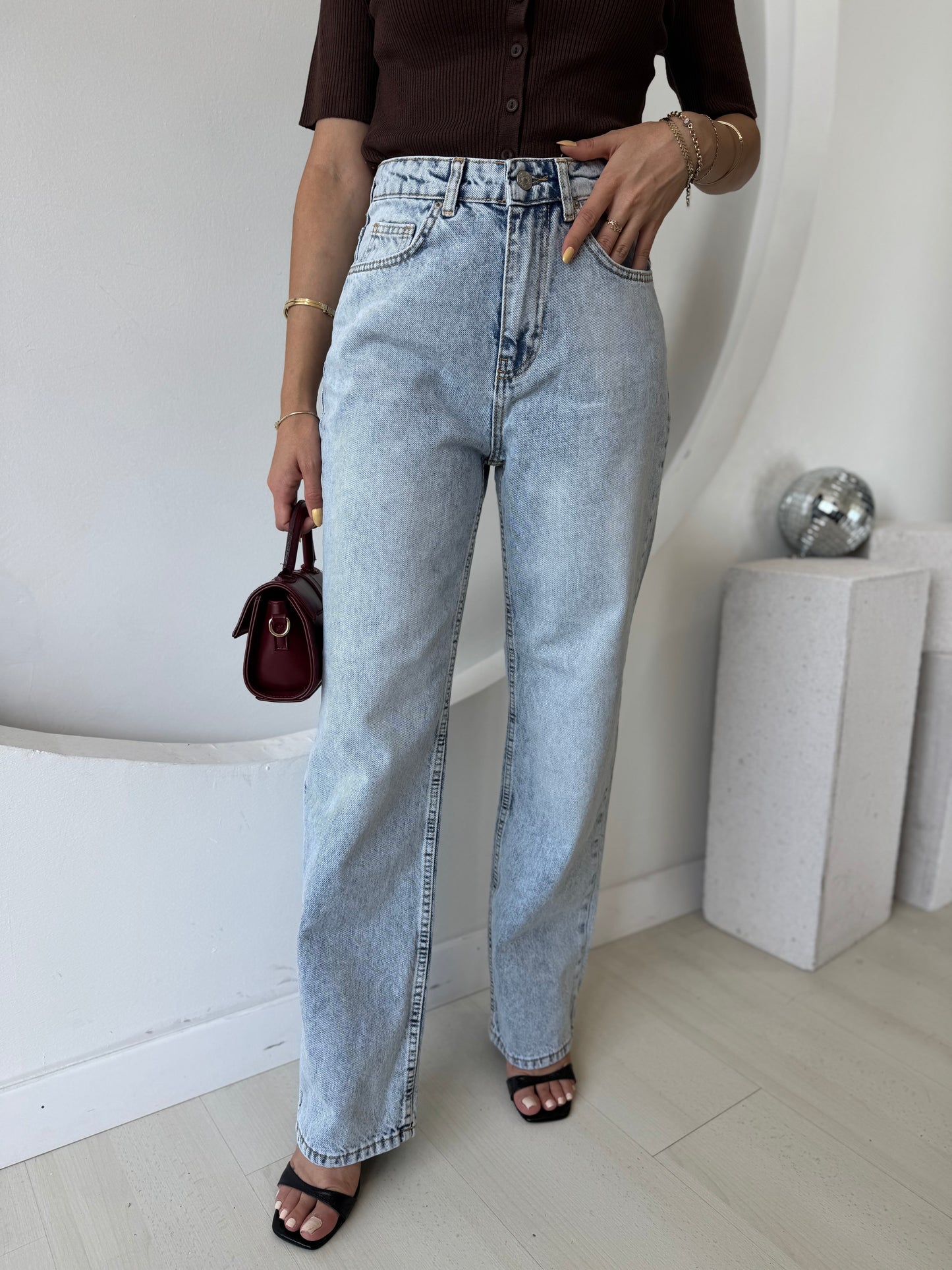 Açık Mavi Yıkamalı Mom Jean