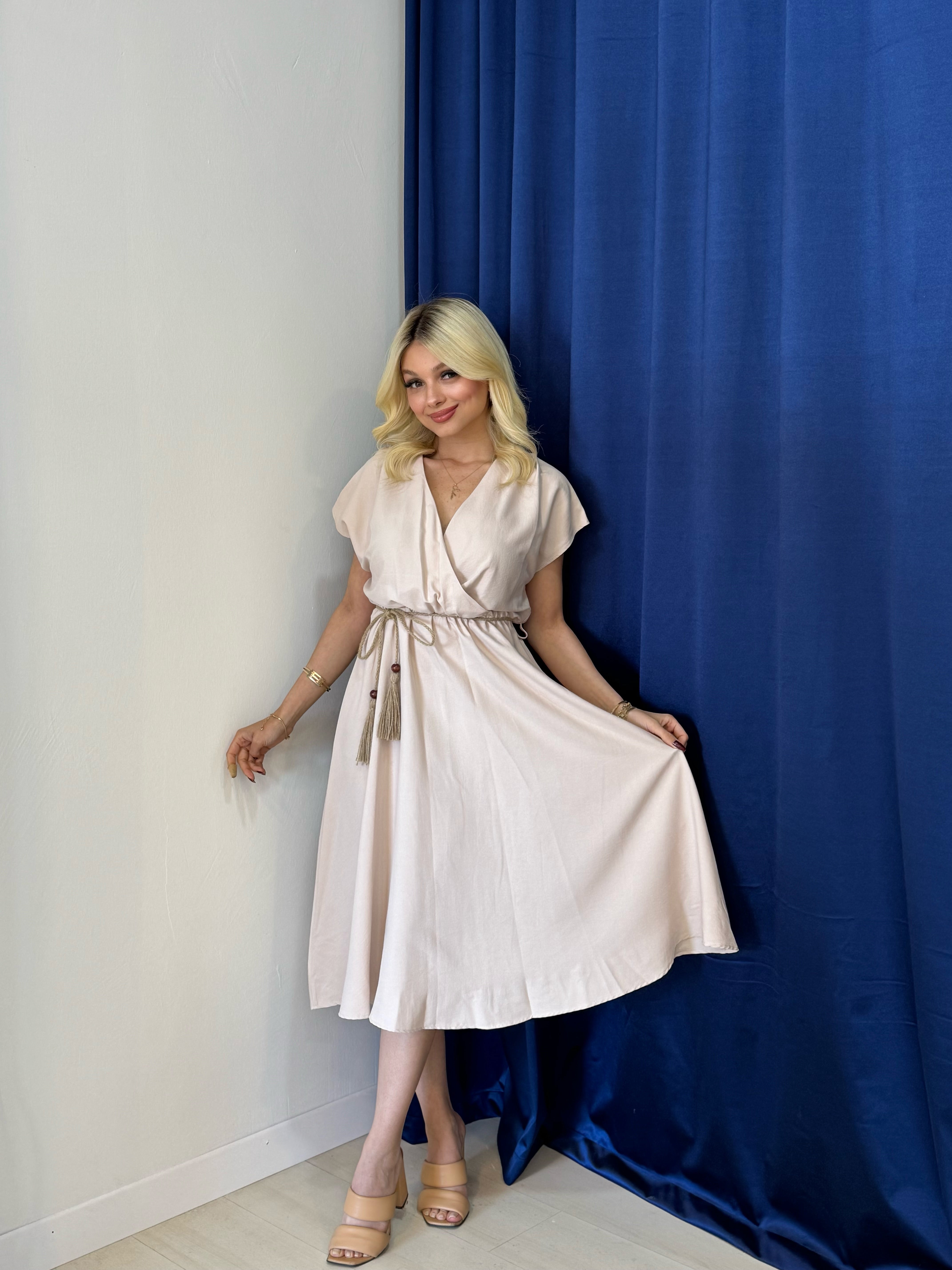 Bej Kısa Kol Beli Lastikli Elbise