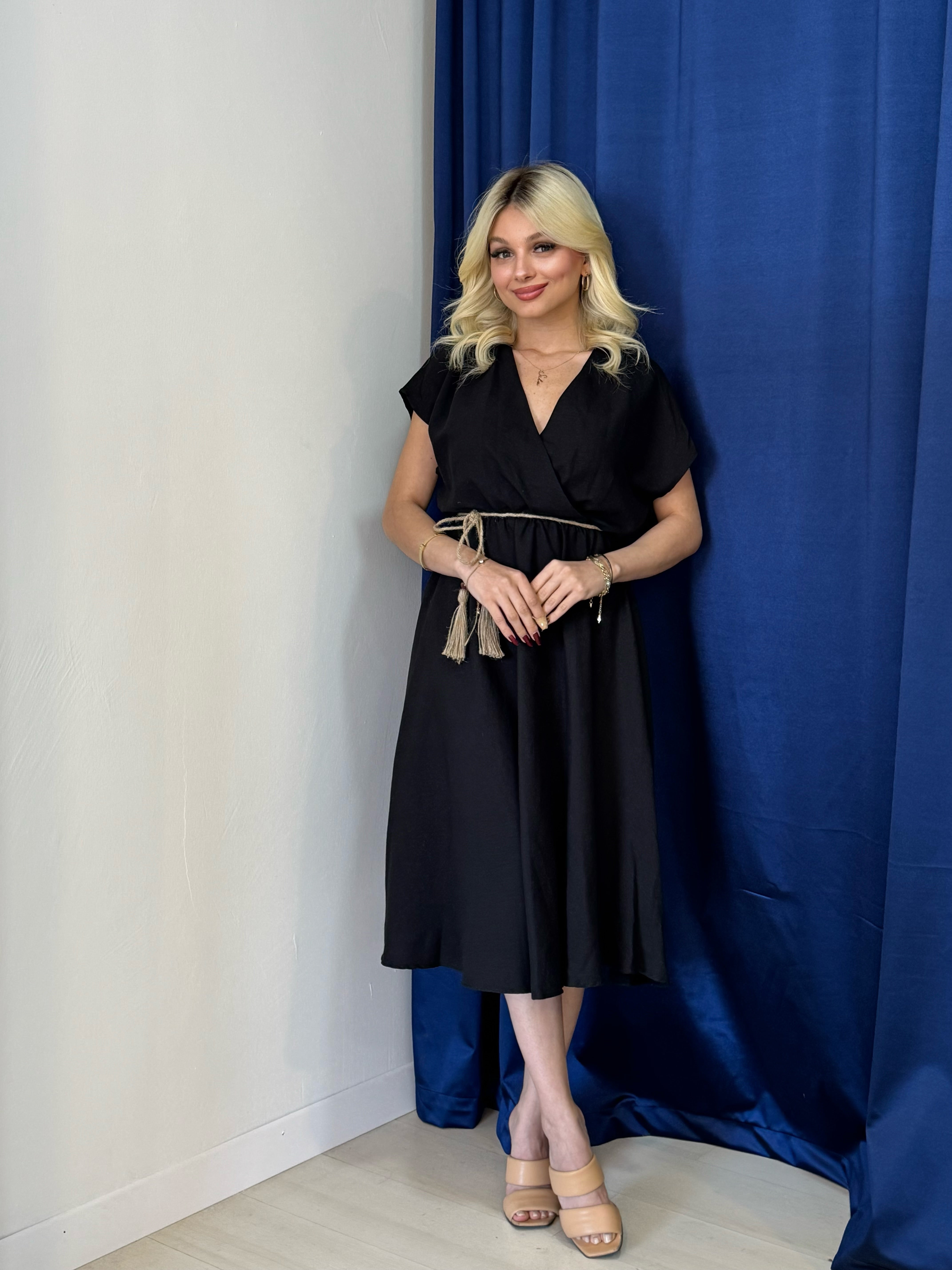 Siyah Kısa Kol Beli Lastikli Elbise