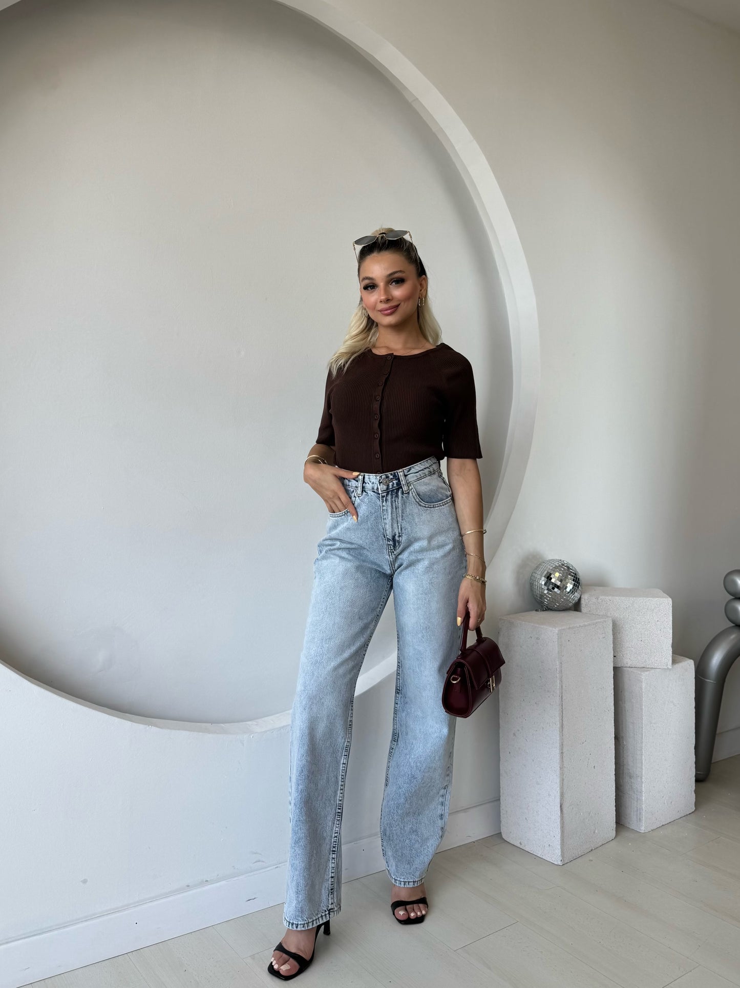 Açık Mavi Yıkamalı Mom Jean