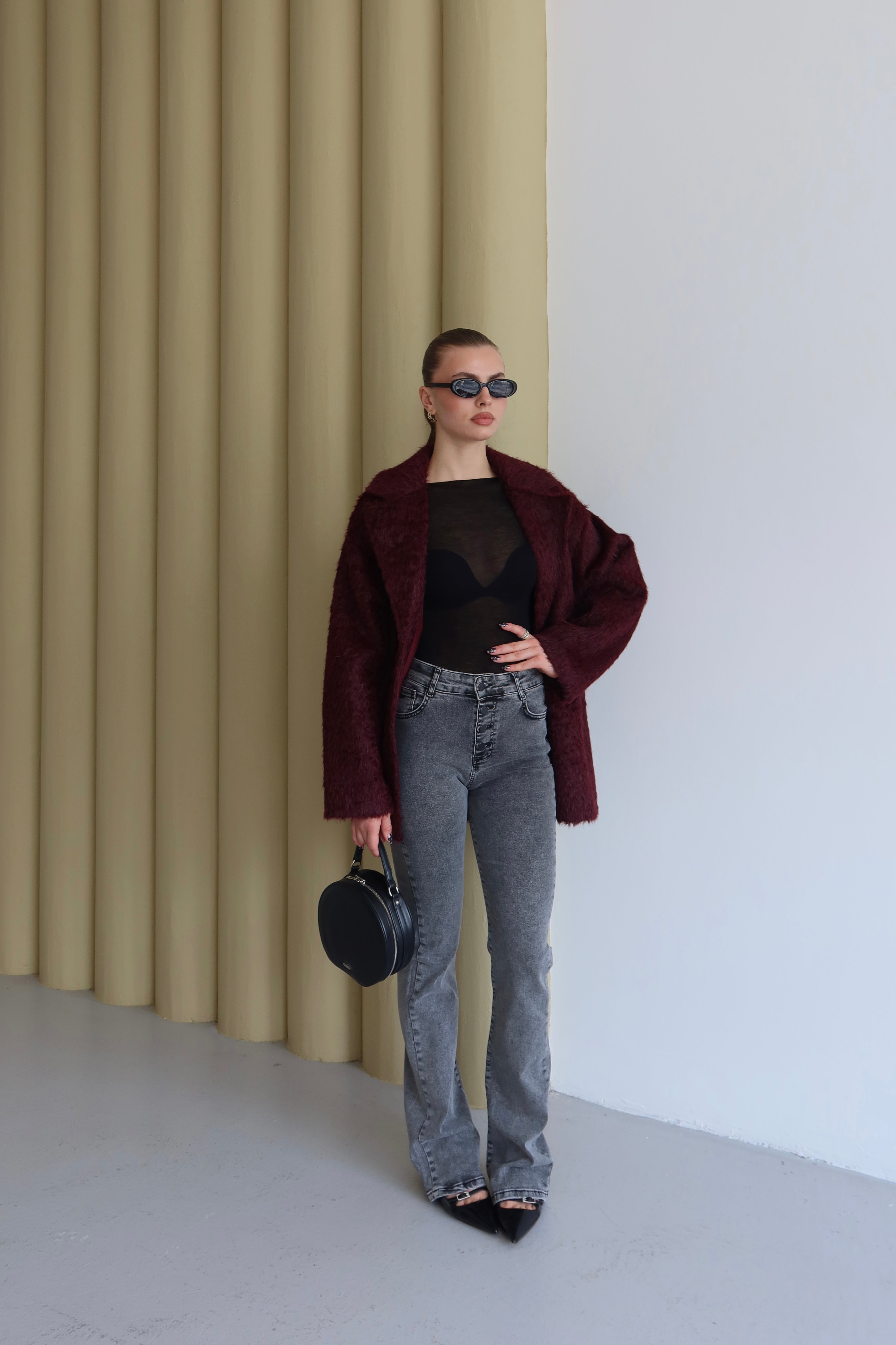 GRİ DÜĞME DETAYLI İSPANYOL PAÇA JEAN