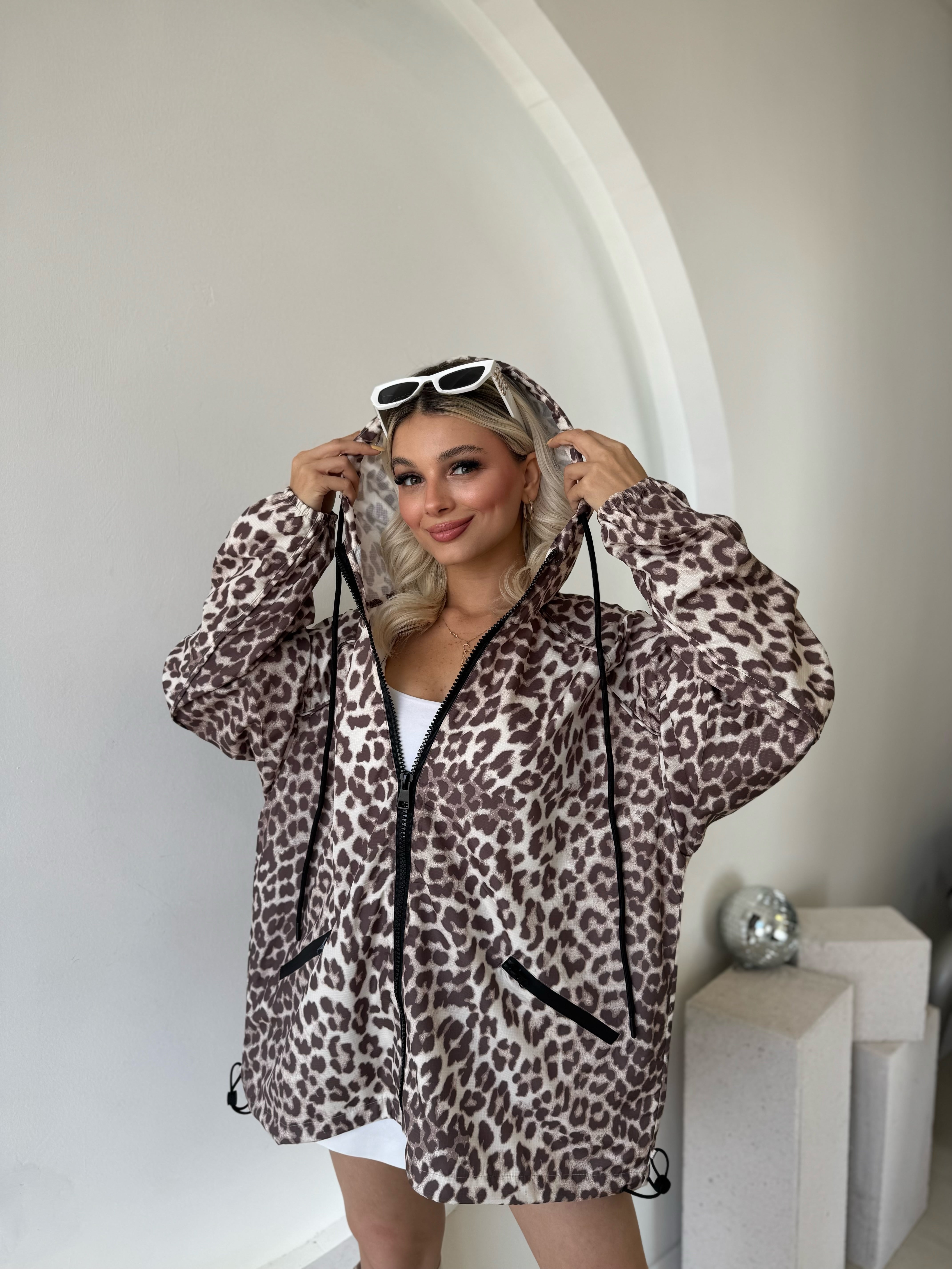 Leopar Kapüşonlu Yağmurluk