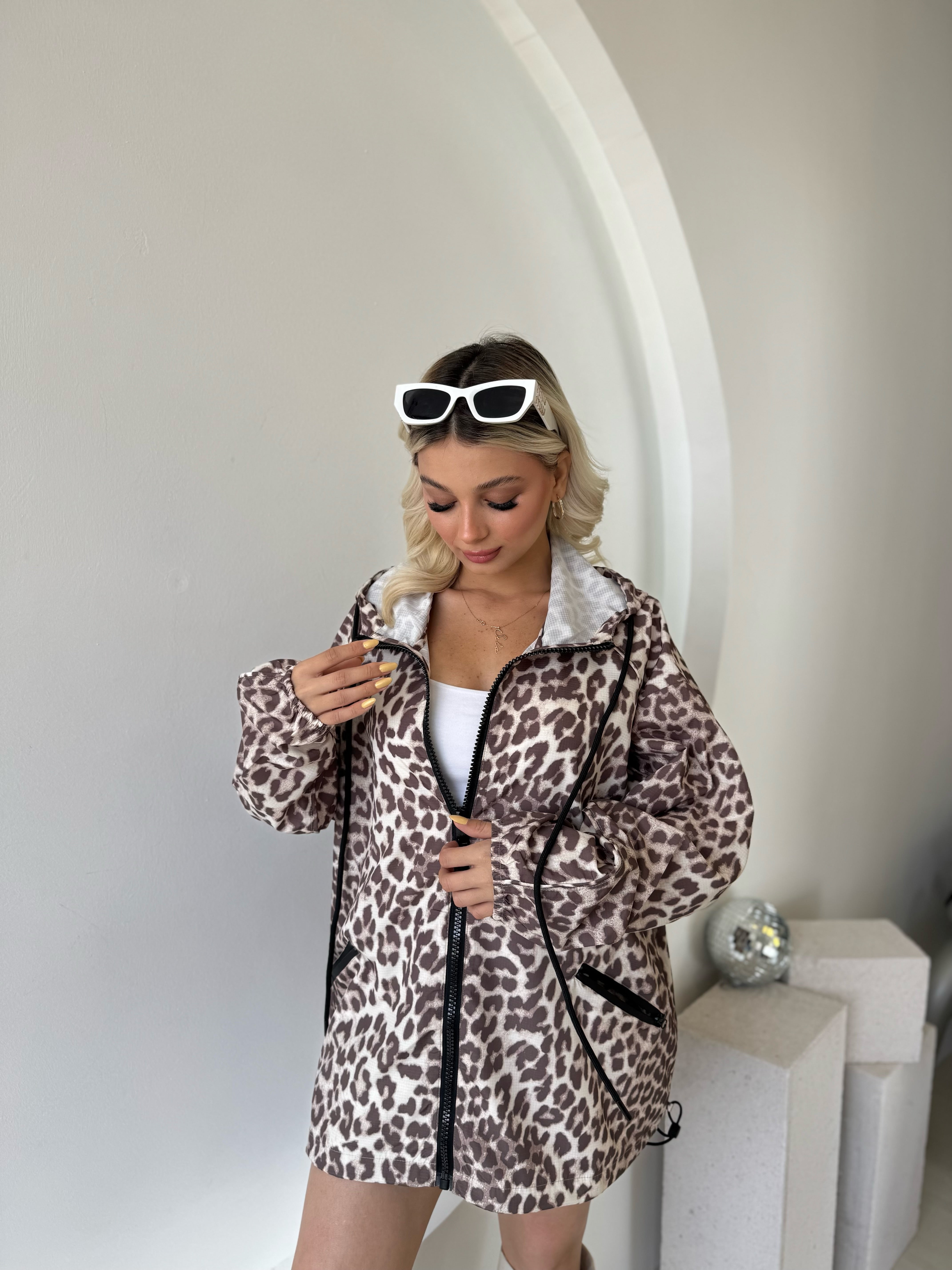 Leopar Kapüşonlu Yağmurluk