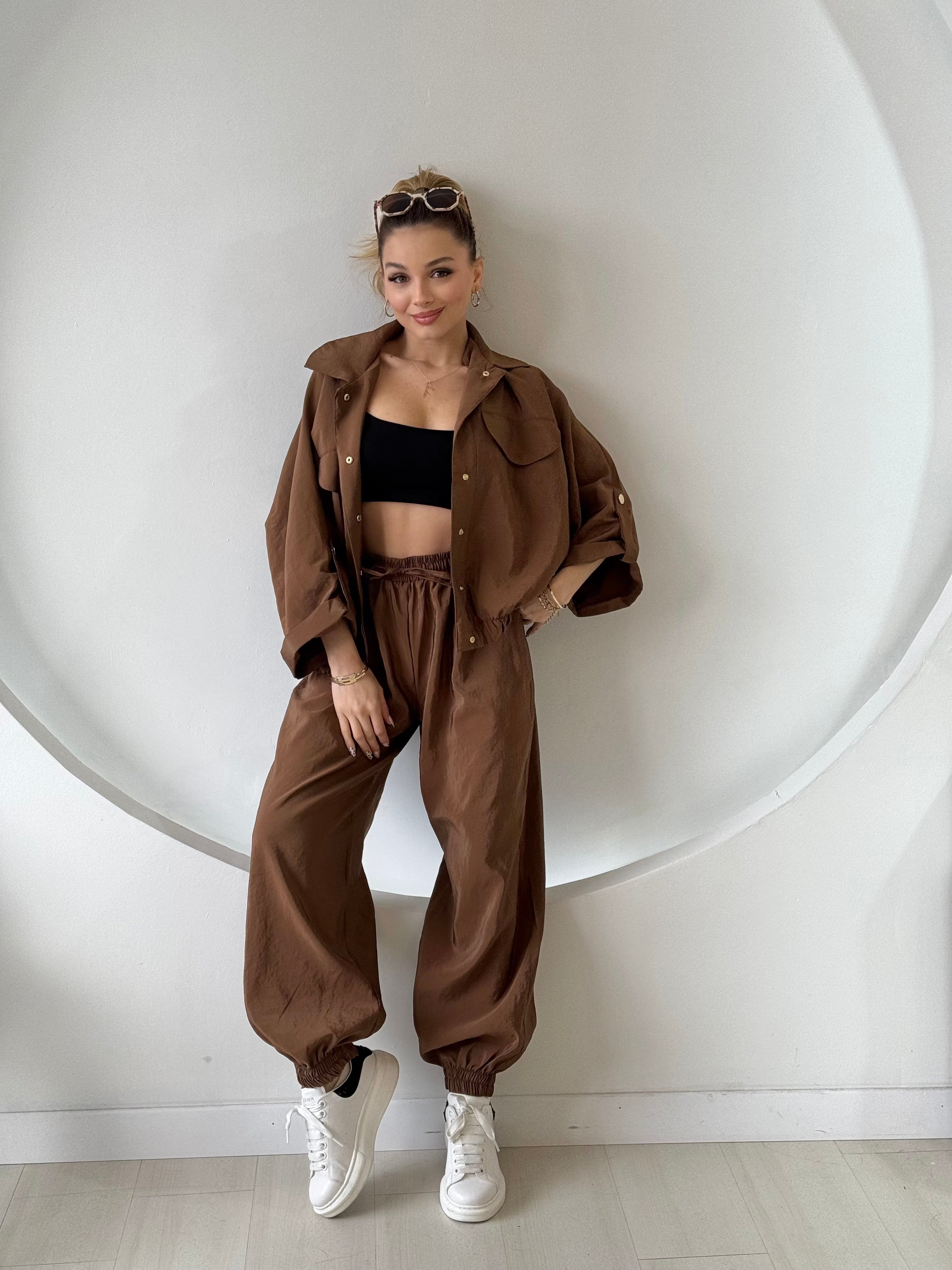 Gold Düğme Detaylı Ceket Joger Pantolon Takım