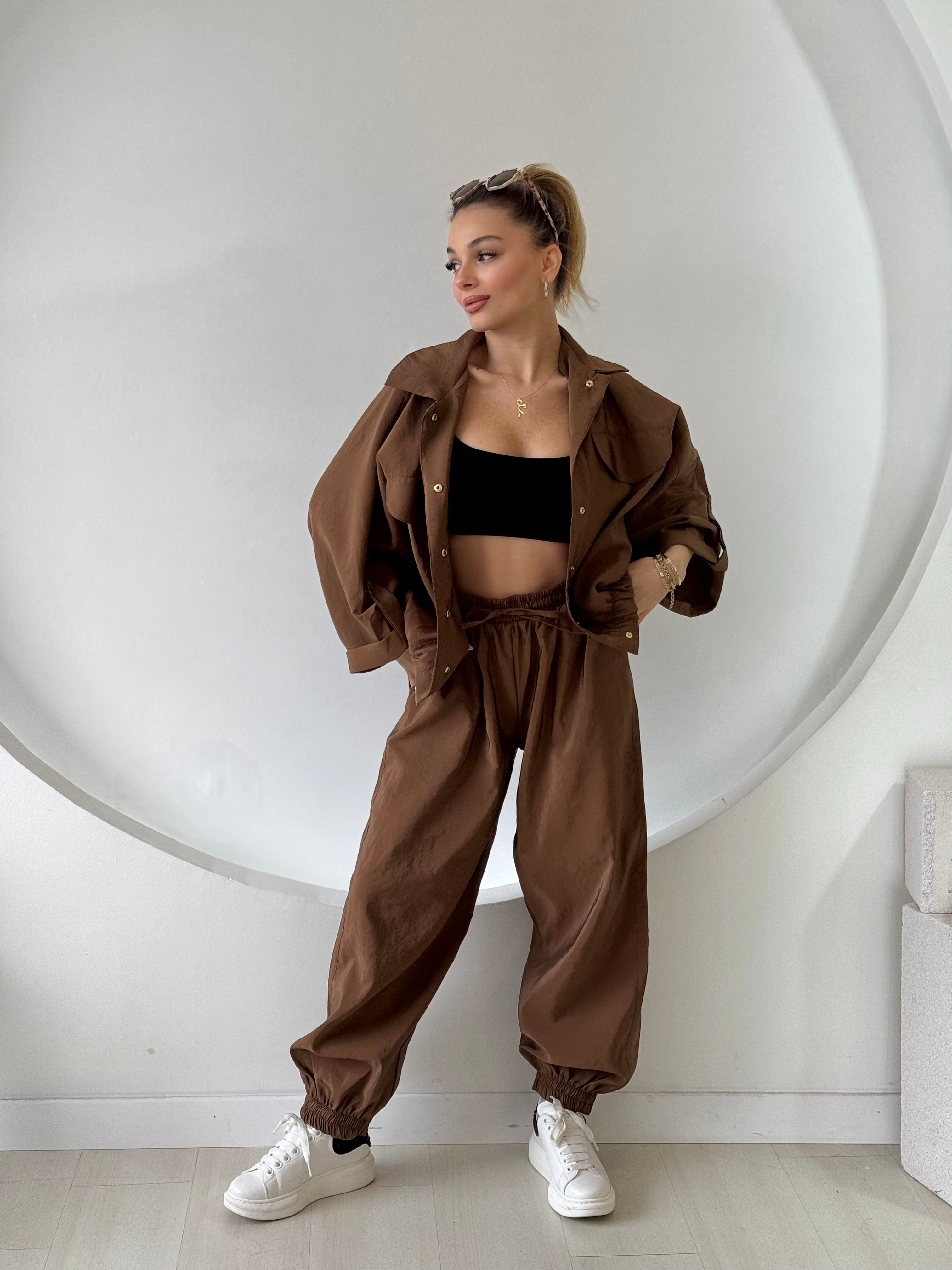 Gold Düğme Detaylı Ceket Joger Pantolon Takım