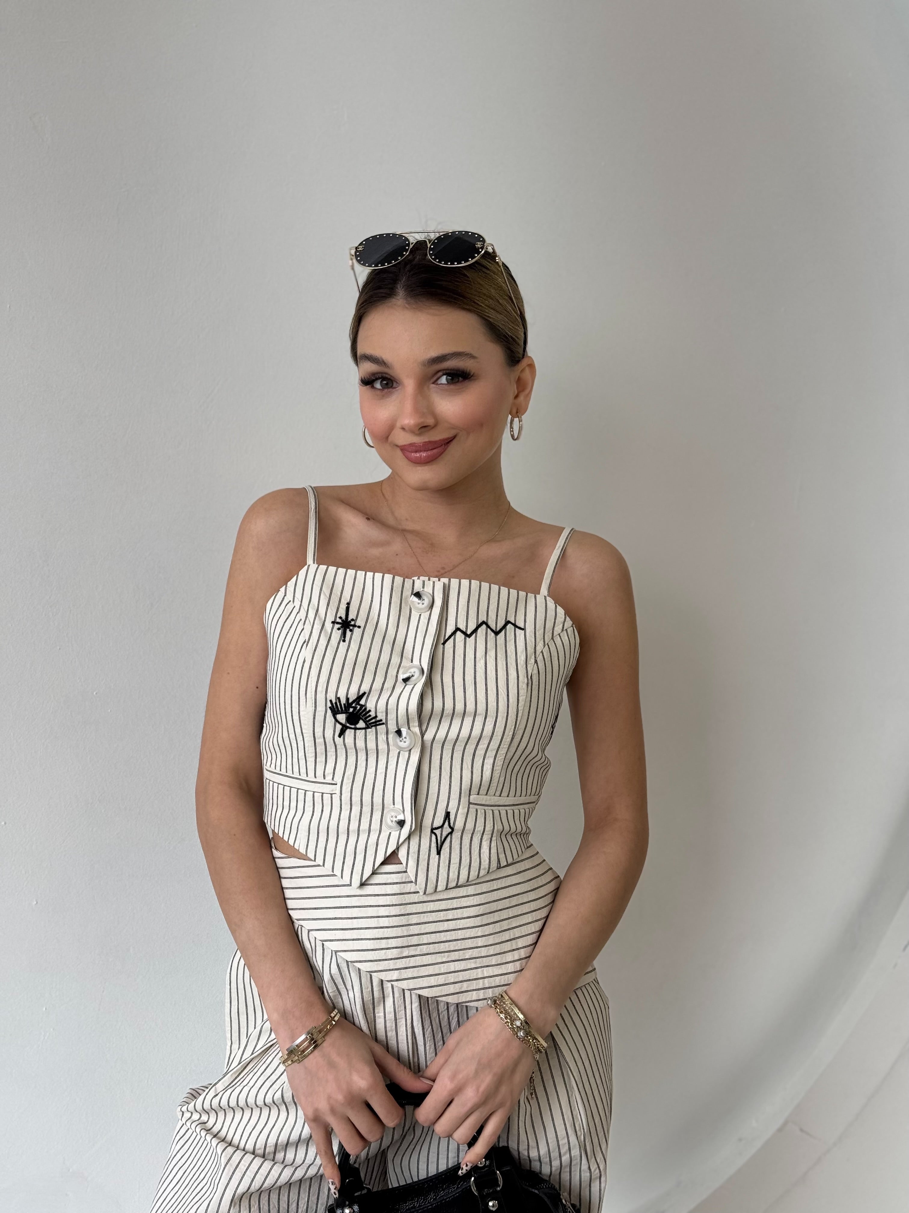 Çizgili Yelekli Takım