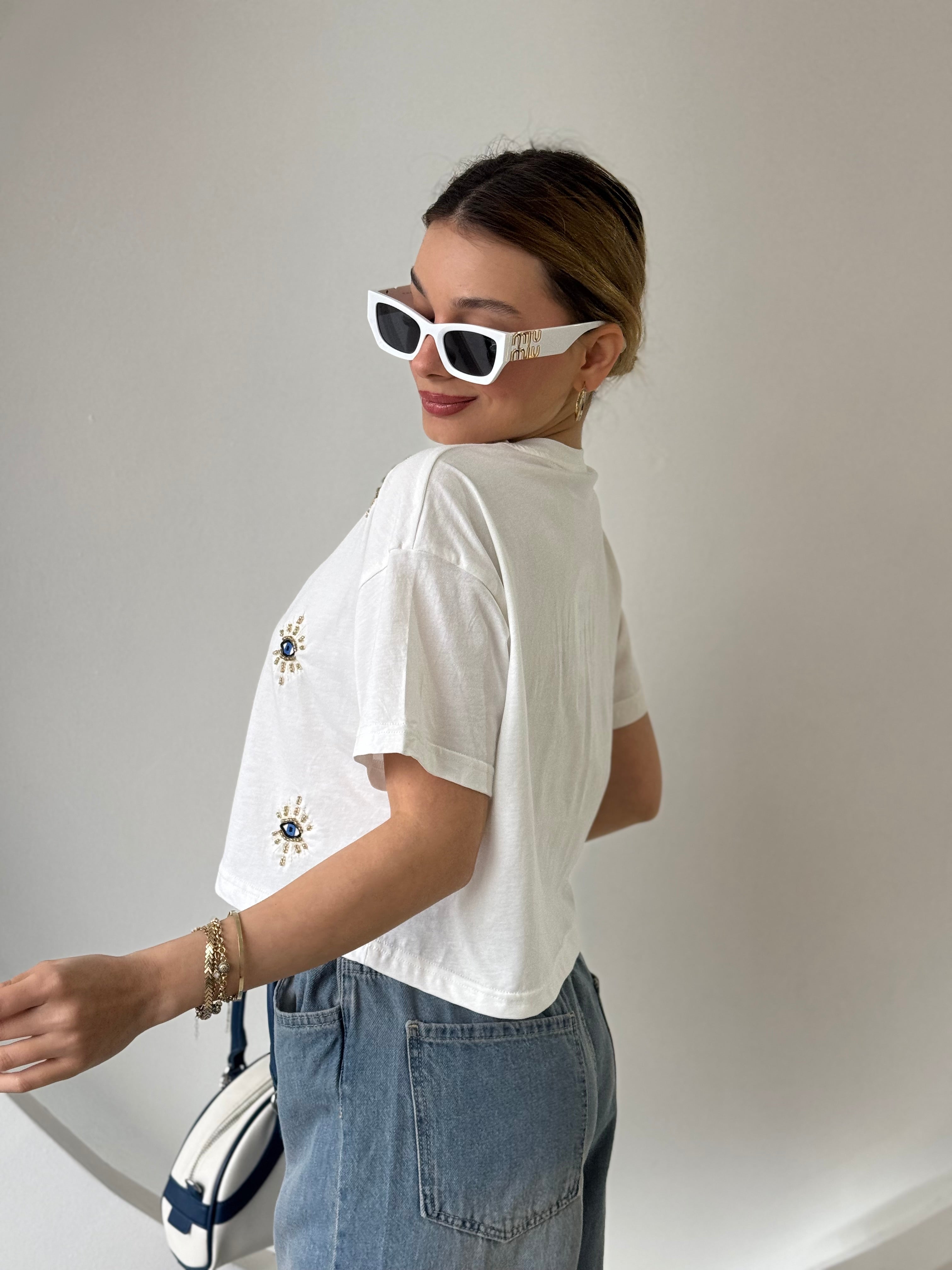 Nazar Boncuklu Kısa Beyaz Tişört