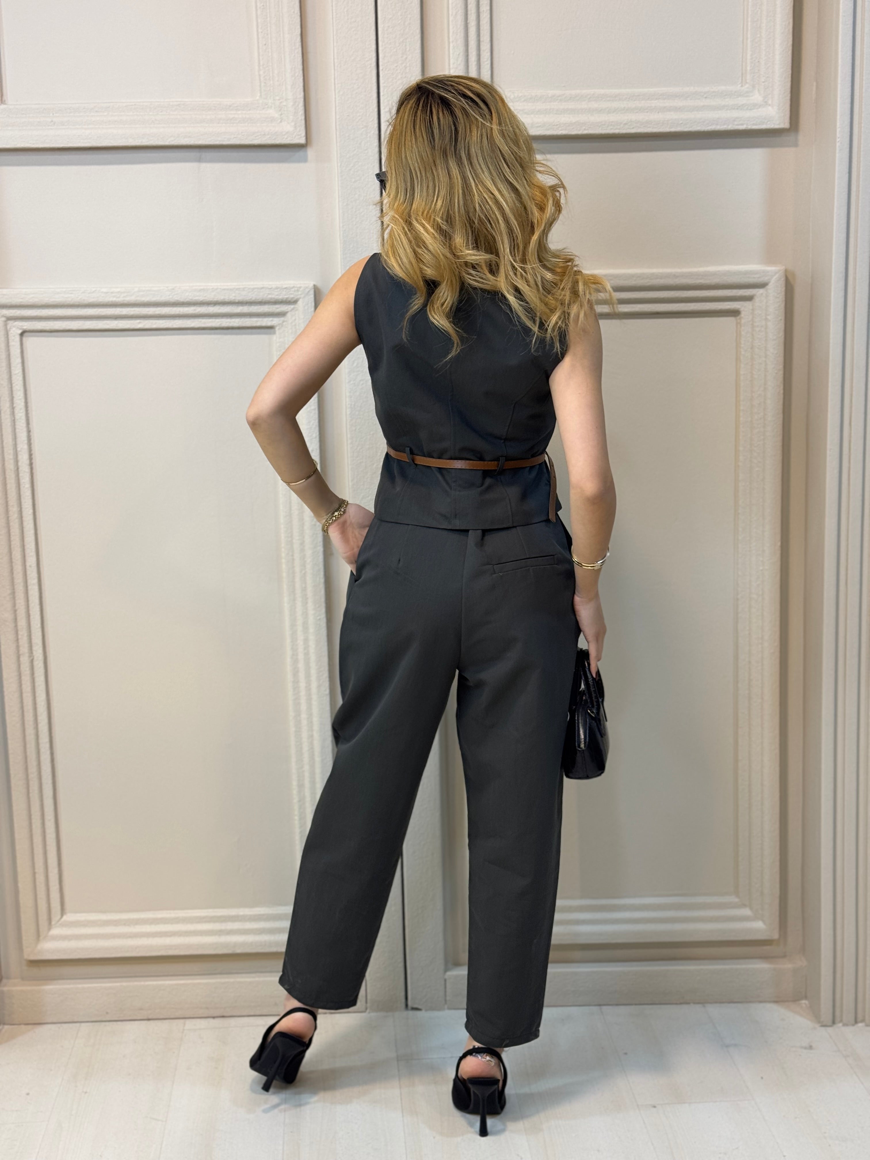 Kemer Detaylı Yelekli Pantolon Takım