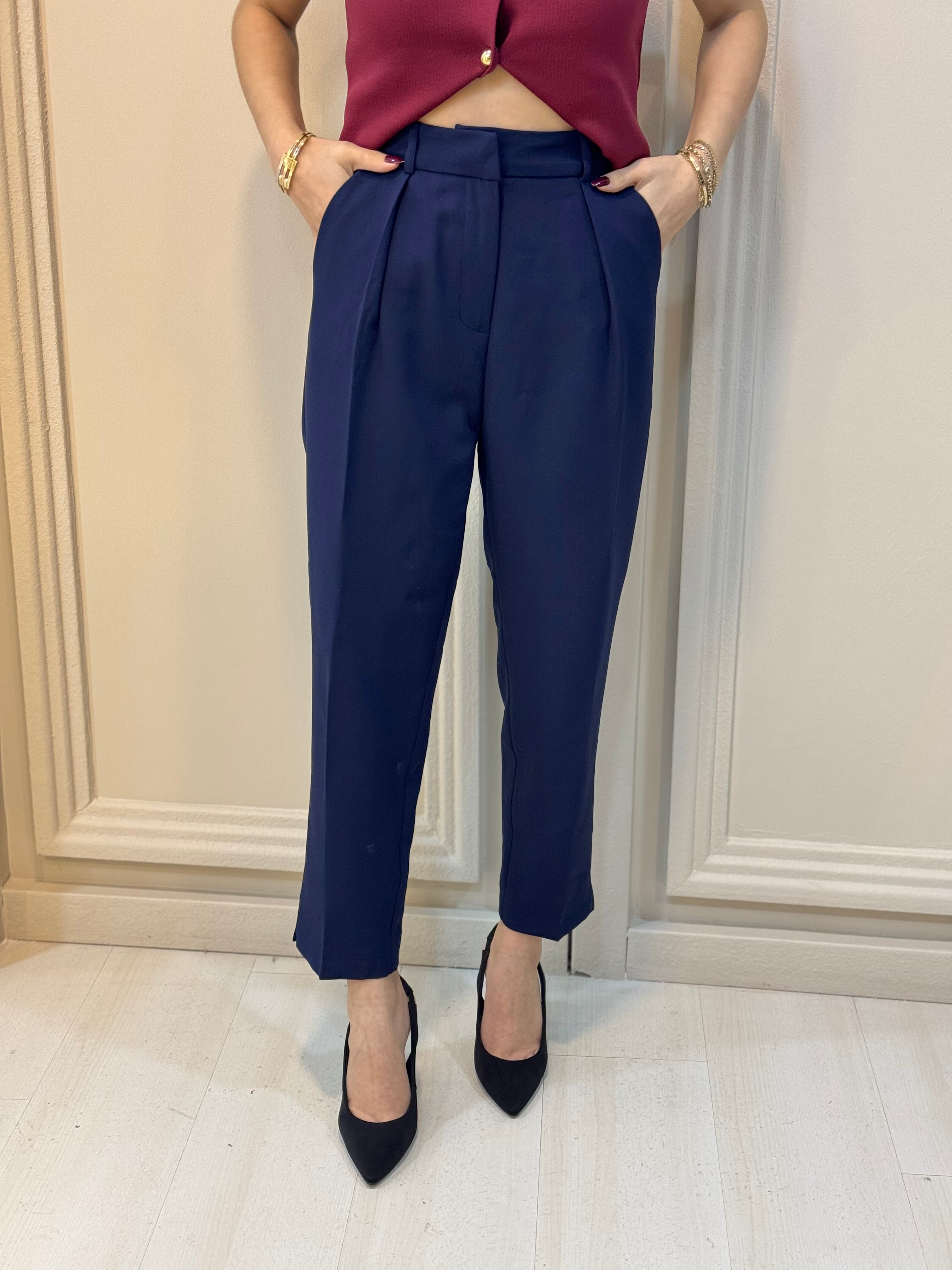Lacivert Paça Ve Bel Detaylı Pantolon