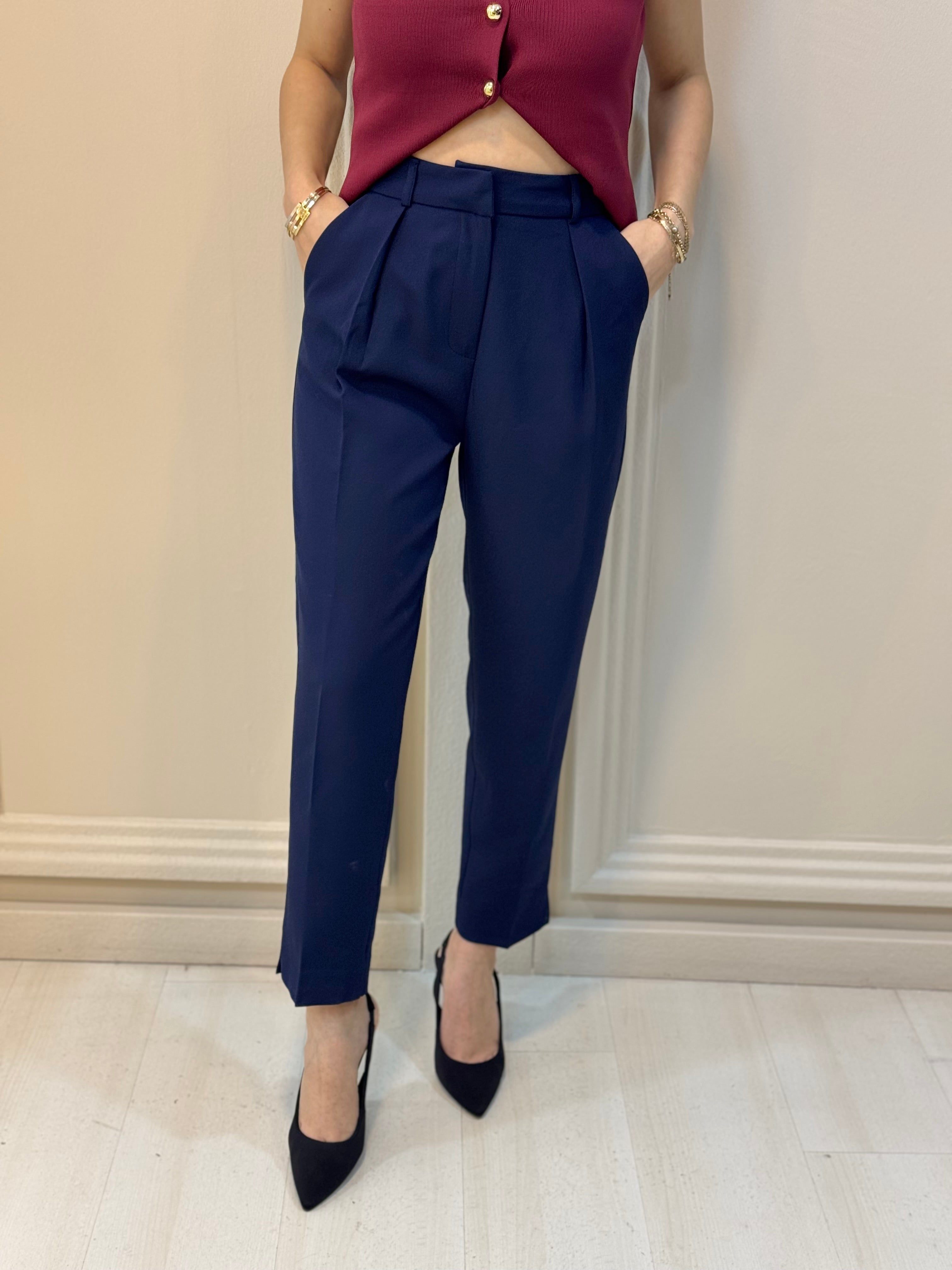 Lacivert Paça Ve Bel Detaylı Pantolon