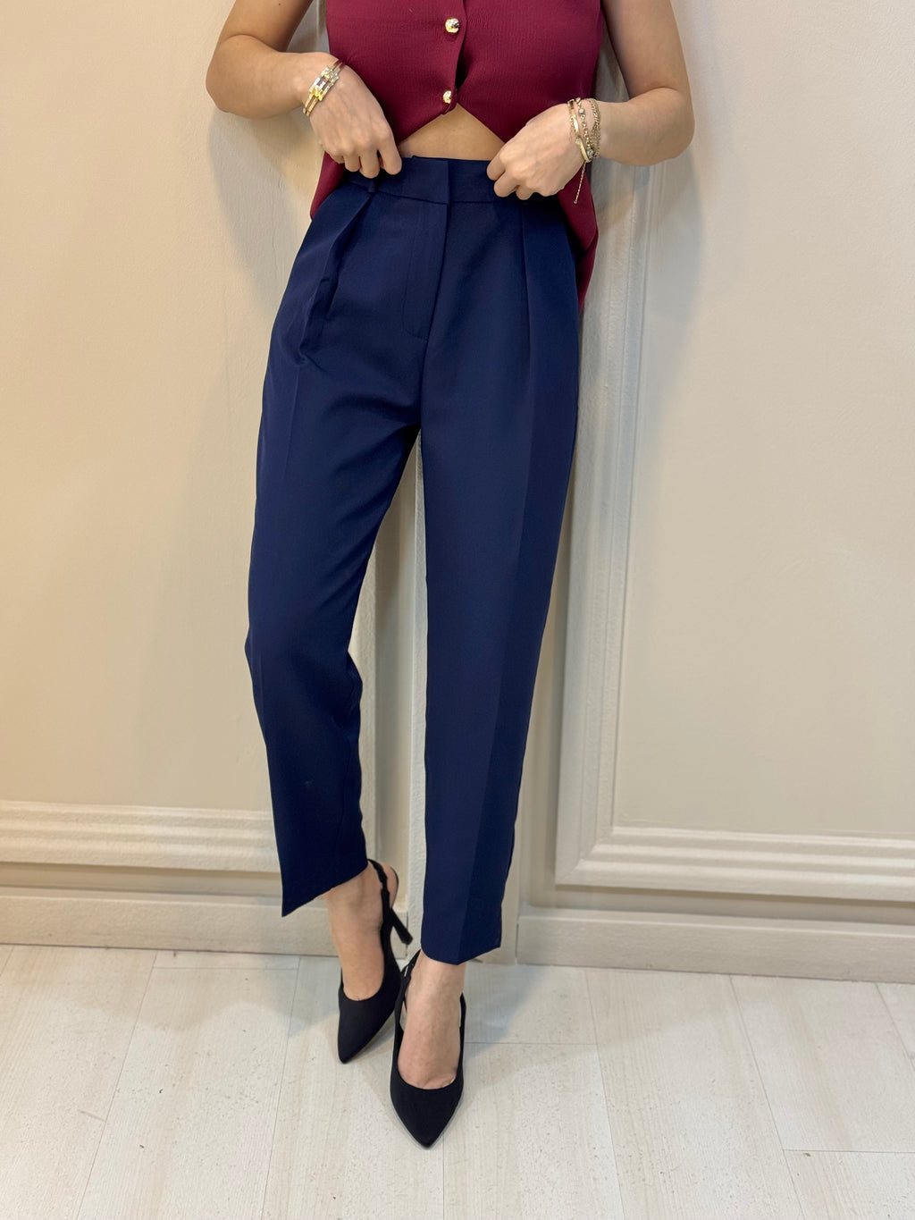 Lacivert Paça Ve Bel Detaylı Pantolon