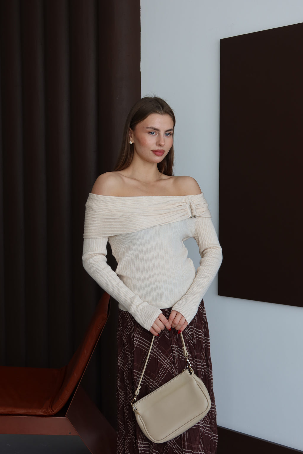 Ekru Yaka Detaylı Triko Bluz