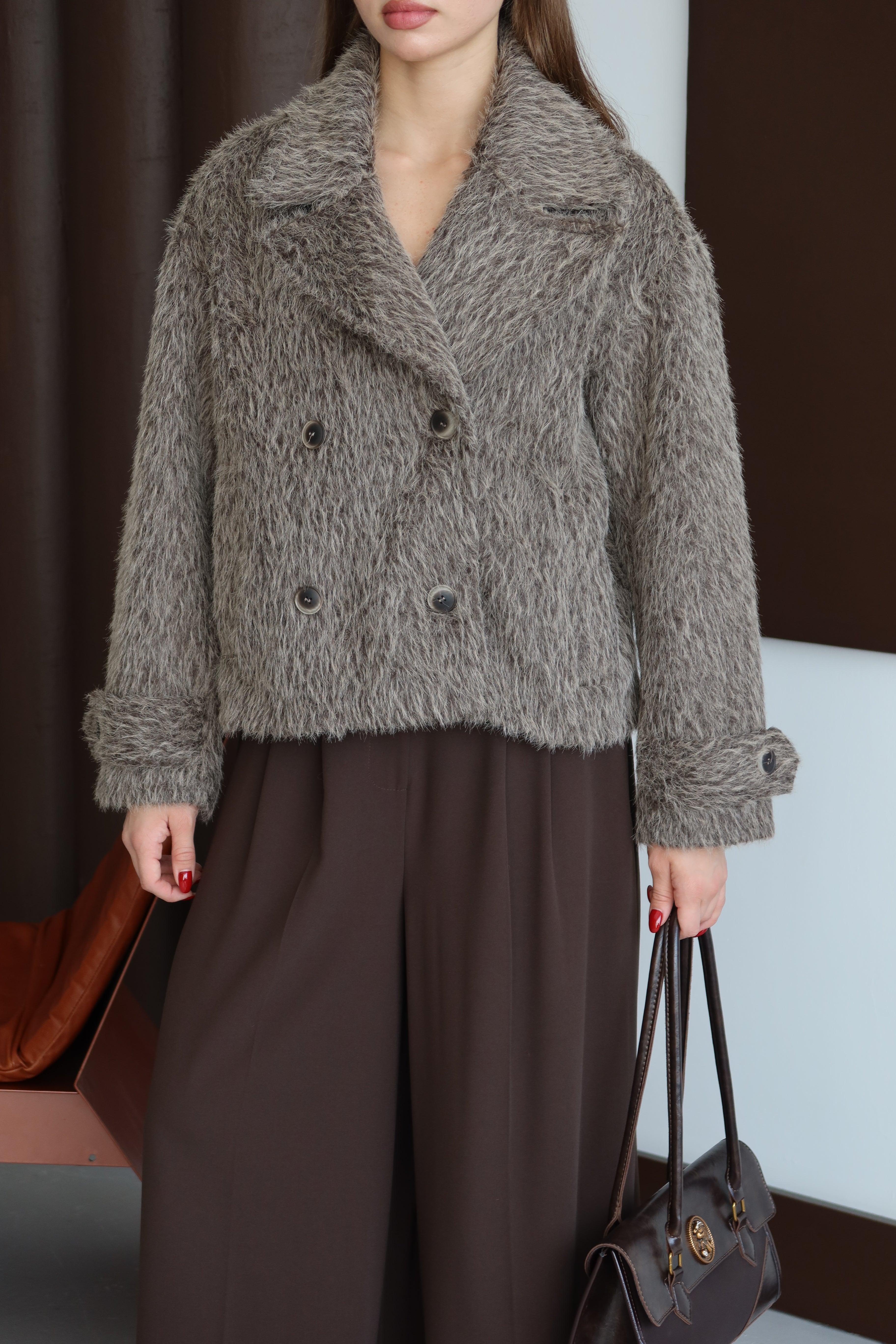 Geniş Yaka Kısa Kürklü Ceket