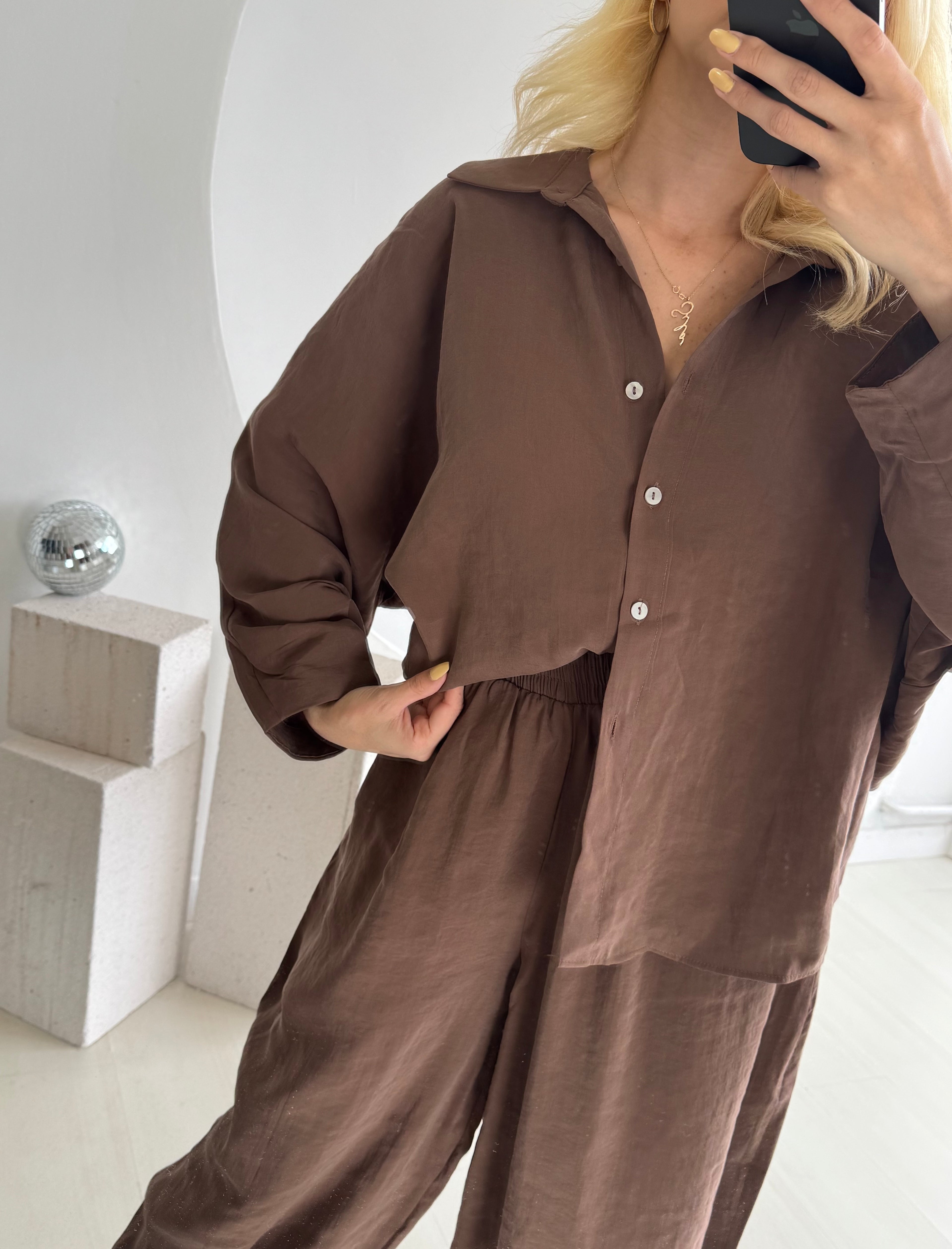 Kahverengi Gömlek Pantolon Tensel Takım