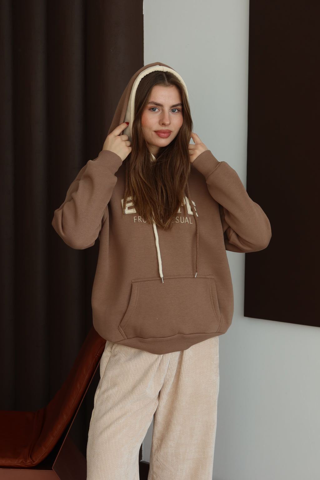Kahverengi Kapüşonlu Oversize Sweatshirt
