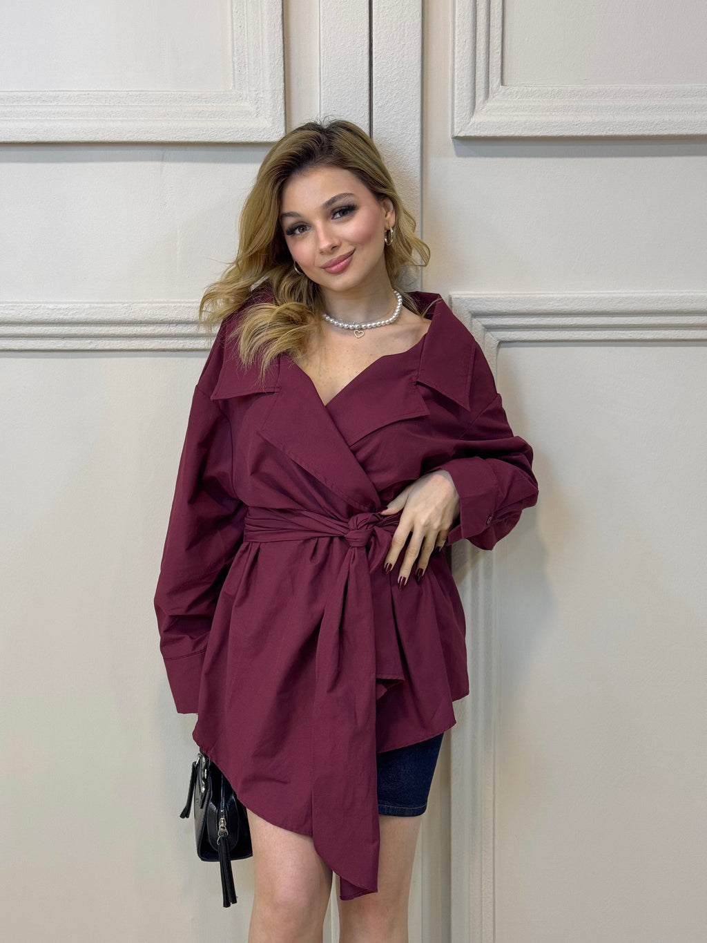 Bordo Açık Yaka Kuşaklı Gömlek