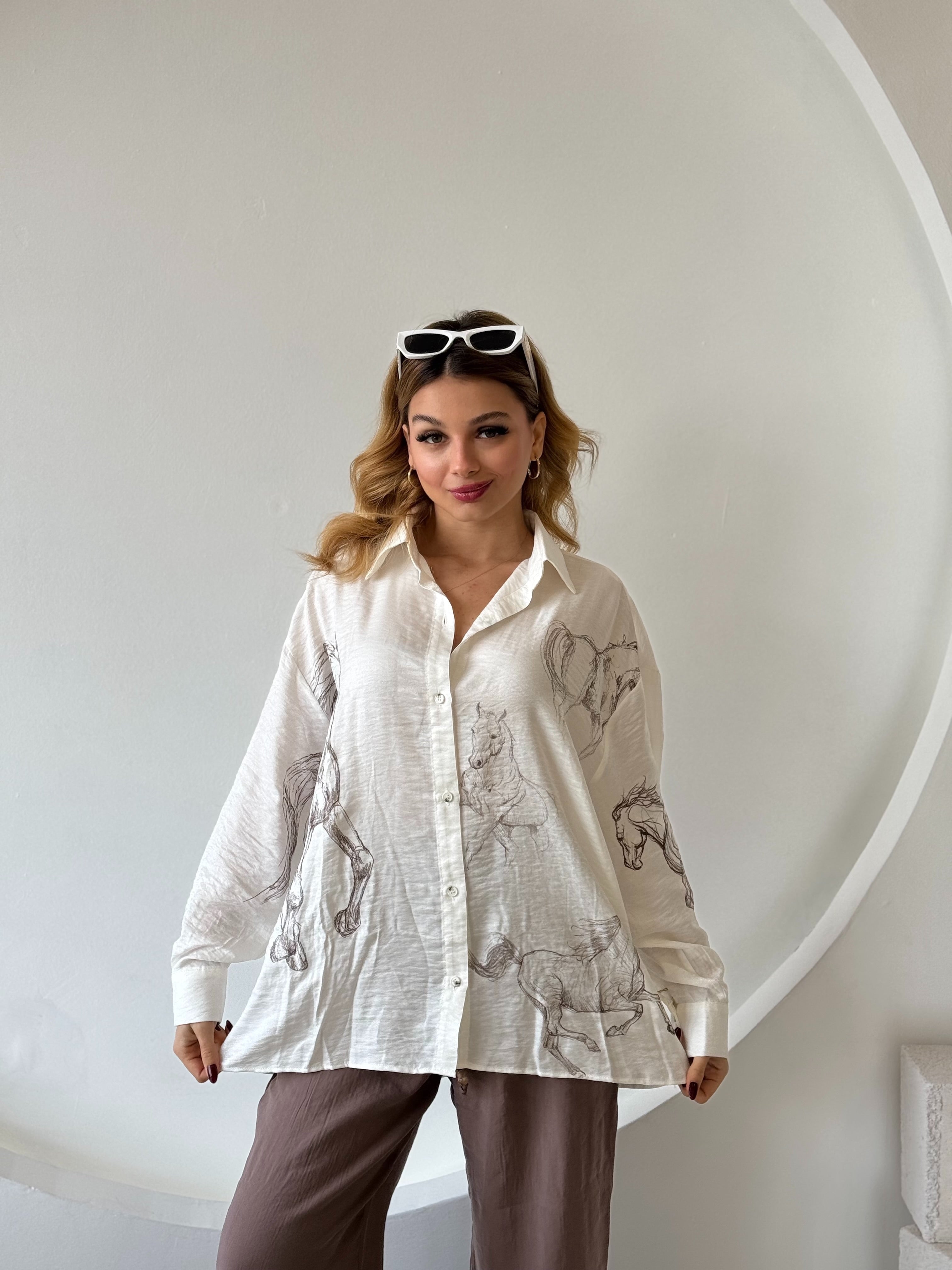 Ekru -Kahverengi At Desenli Düğmeli Gömlek