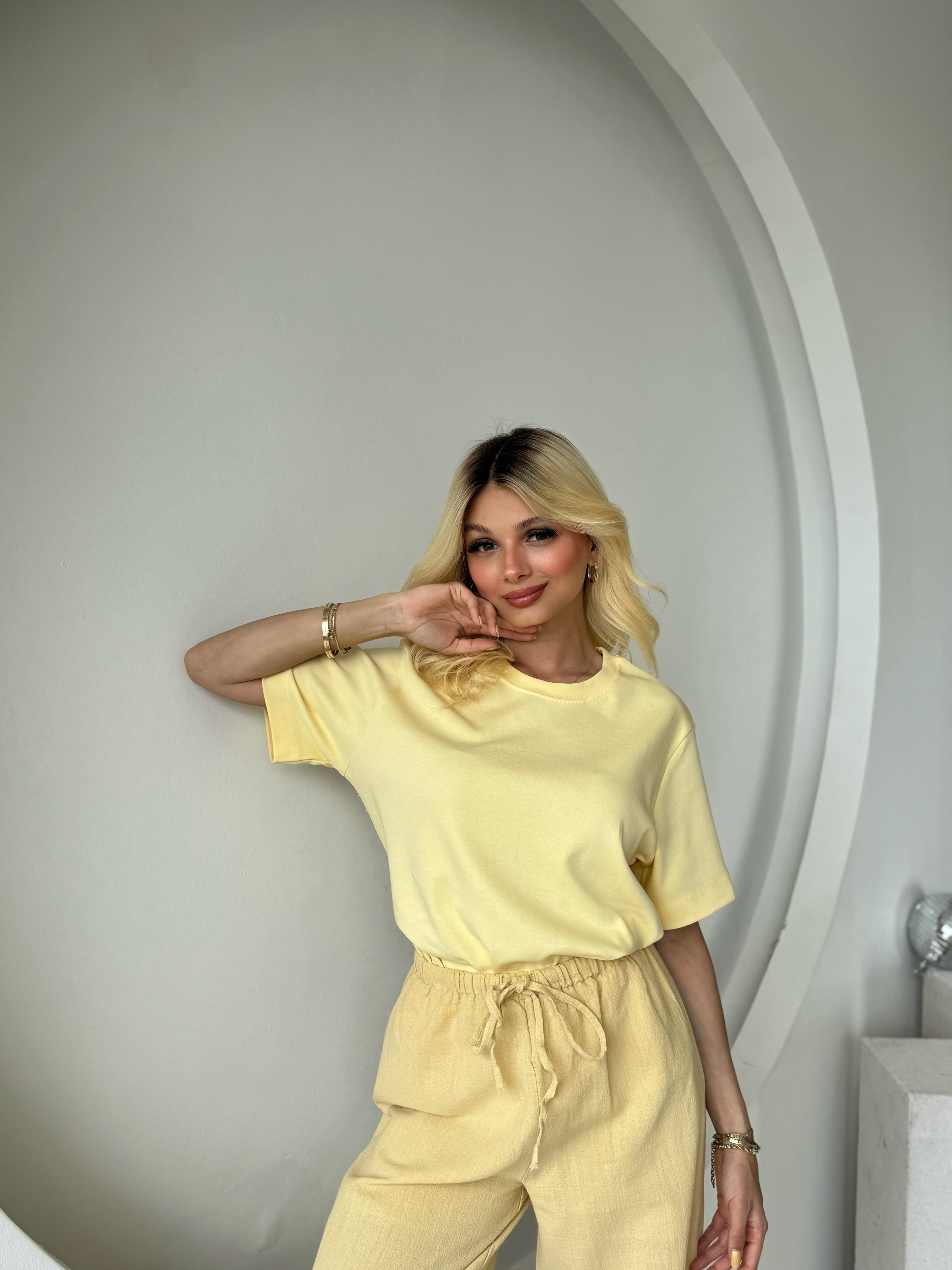 Sarı Bisiklet Yaka Basic Tshirt