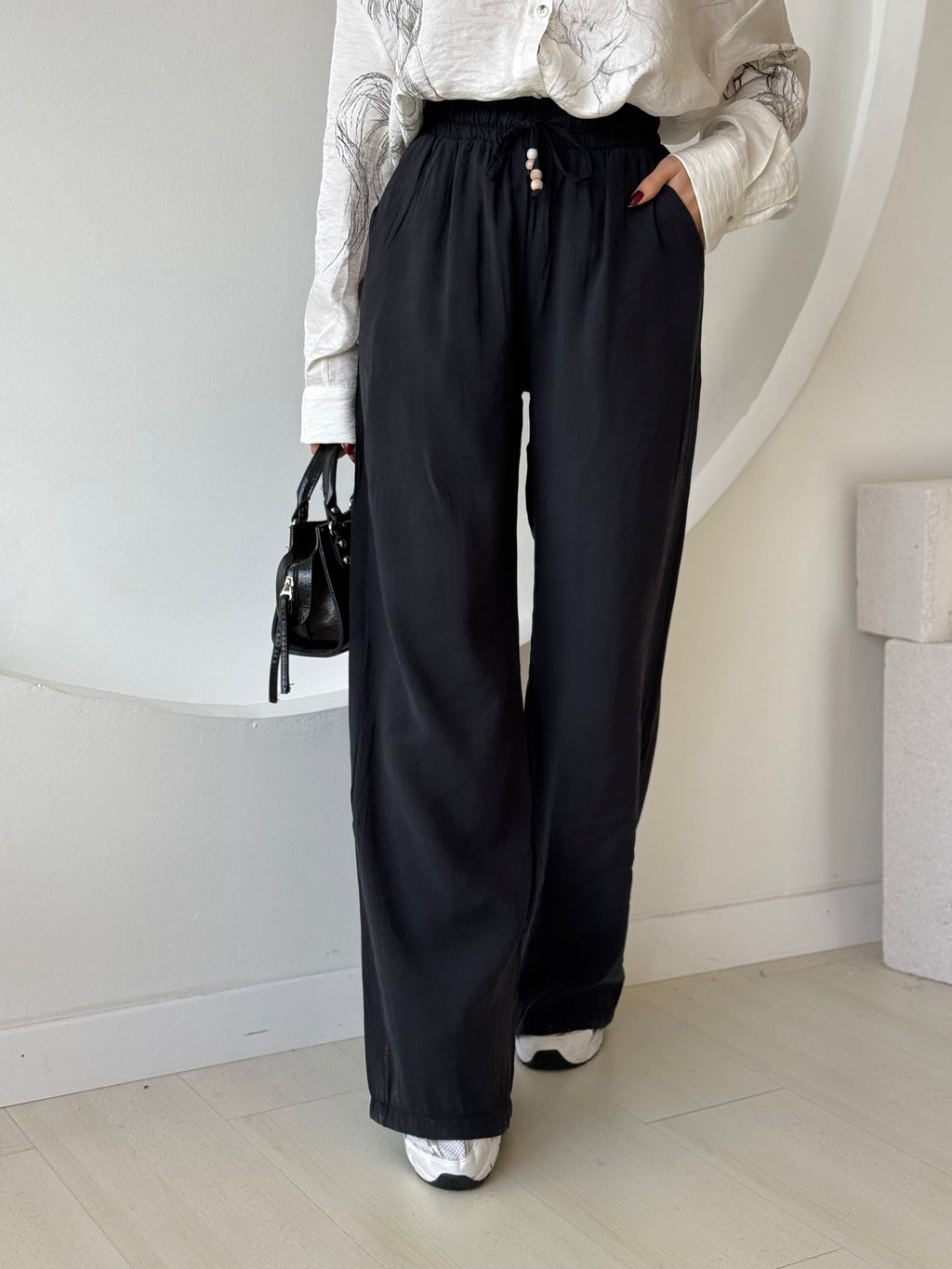 Siyah Beli Lastikli Bol Paça Pantolon