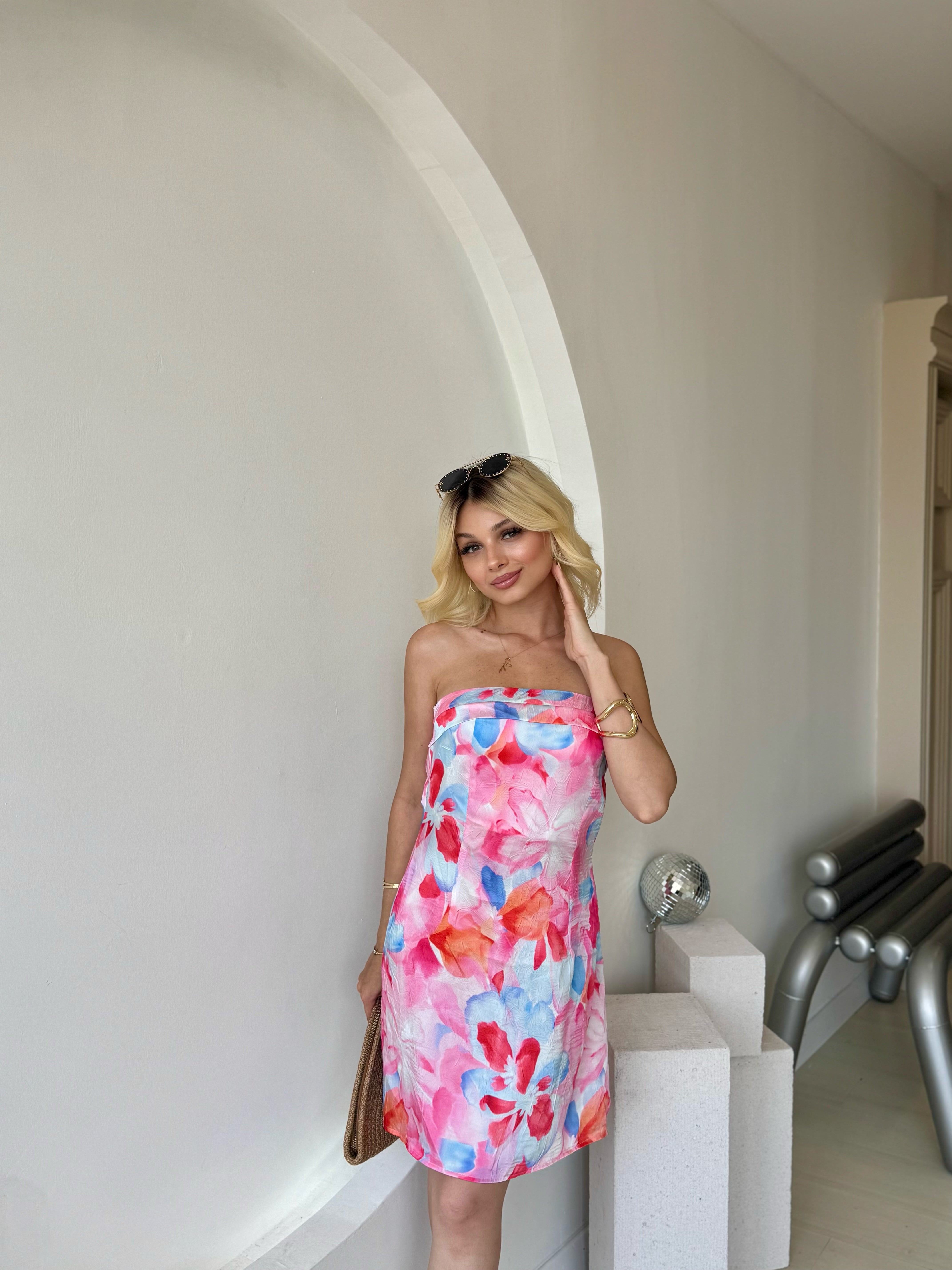 Renkli Çiçek Desenli Straplez Mini Elbise Pembe