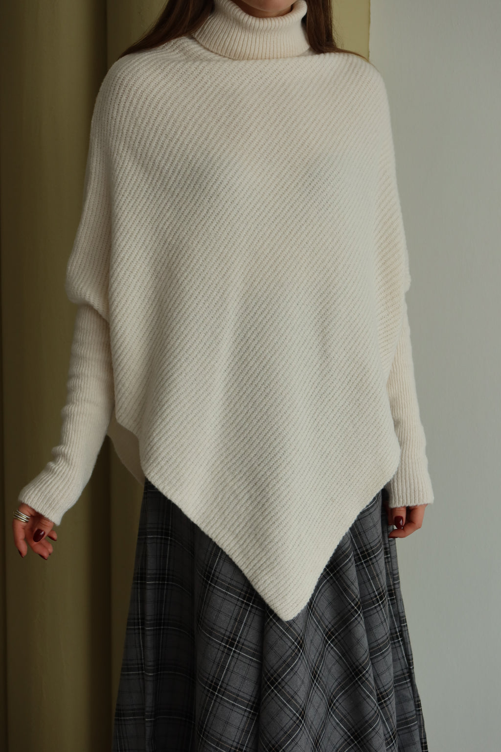 KREM ASİMETRİK KESİM BALIKÇI KAZAK