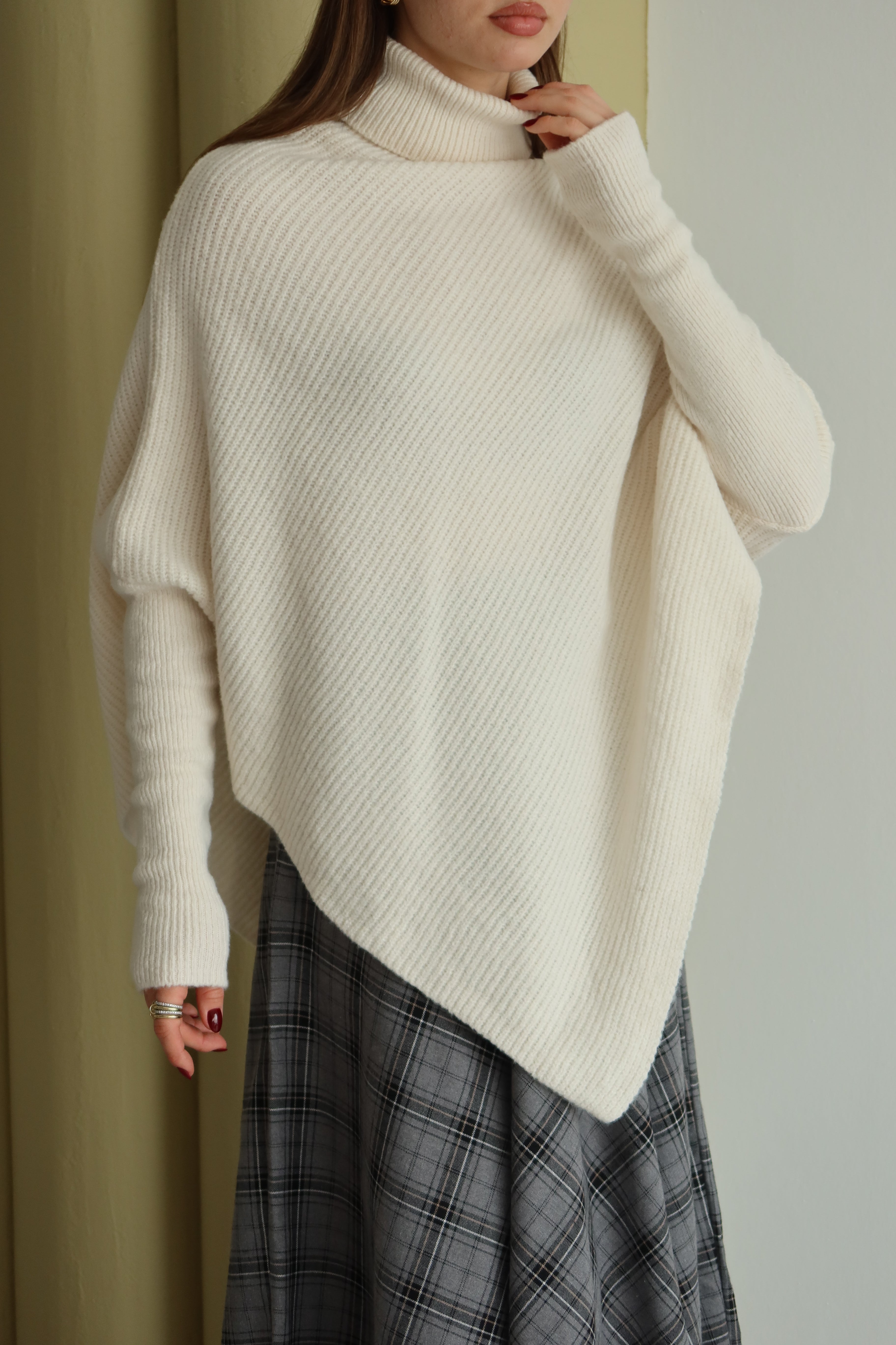 KREM ASİMETRİK KESİM BALIKÇI KAZAK