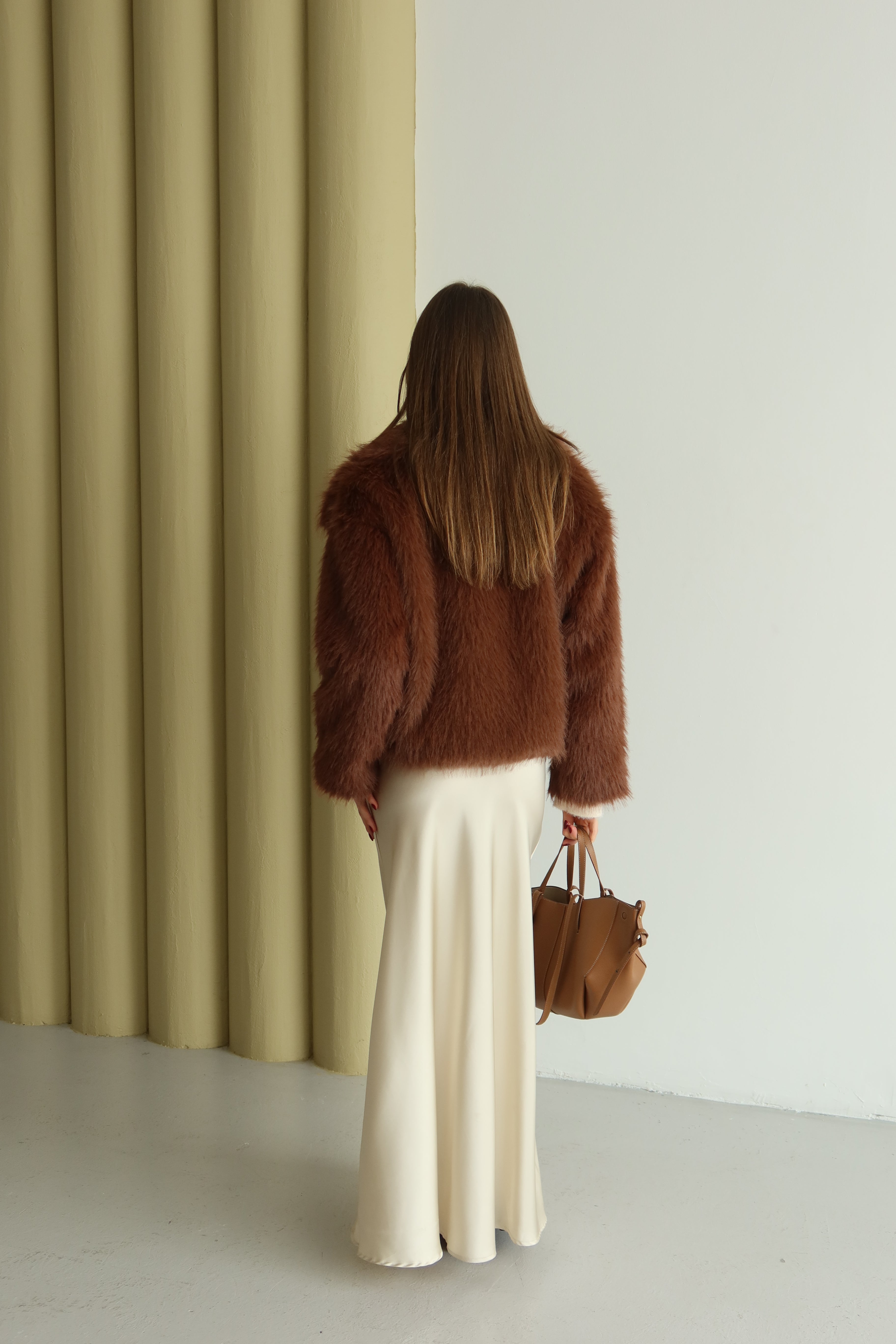 KAHVERENGİ Yumuşak Dokulu Astarlı Kürk Mont