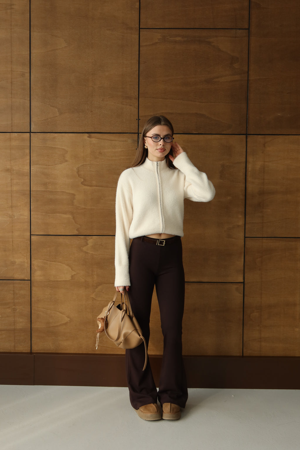 KREM DİK YAKA FERMUAR DETAYLI HIRKA