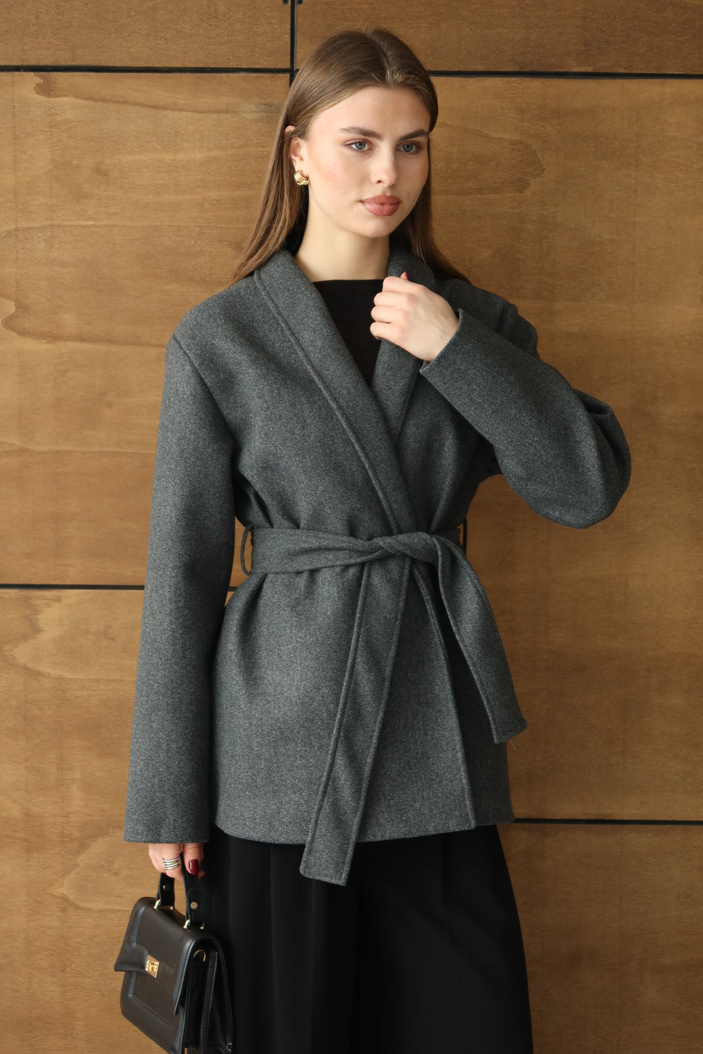 ANTRASİT KUŞAKLI DİK YAKA KAŞE KABAN