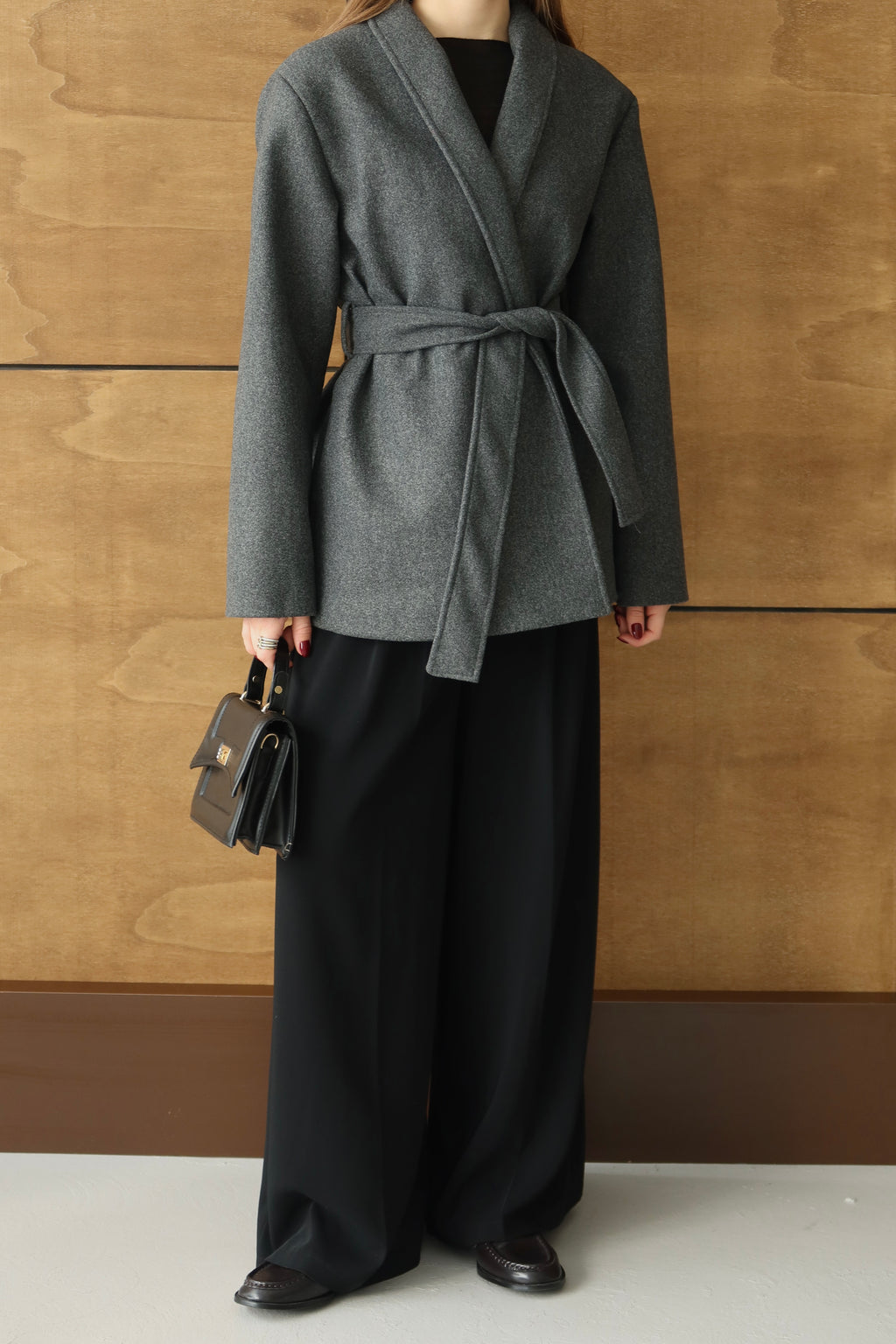 ANTRASİT KUŞAKLI DİK YAKA KAŞE KABAN