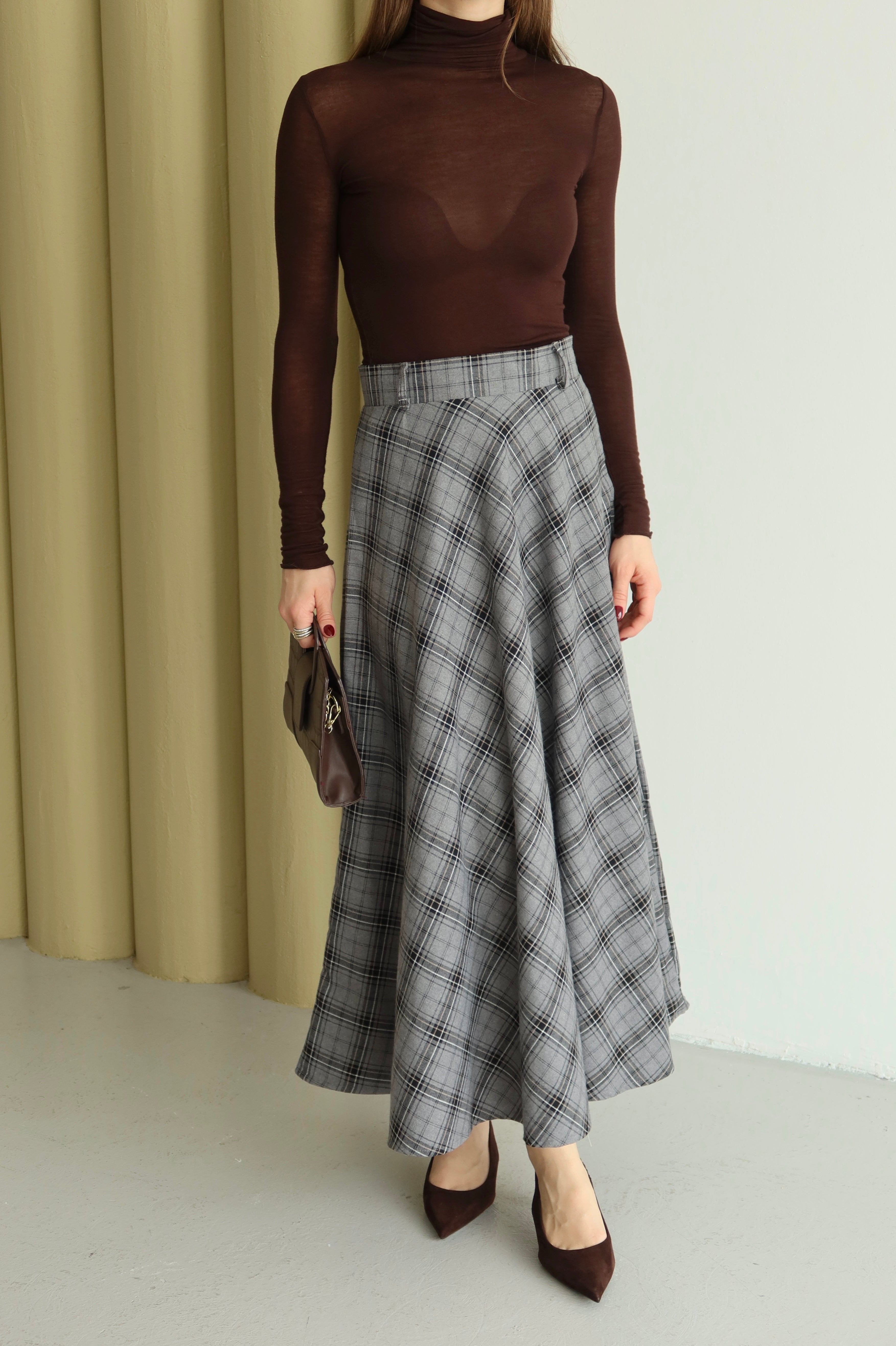 SİYAH EKOSE DESENLİ ETEK